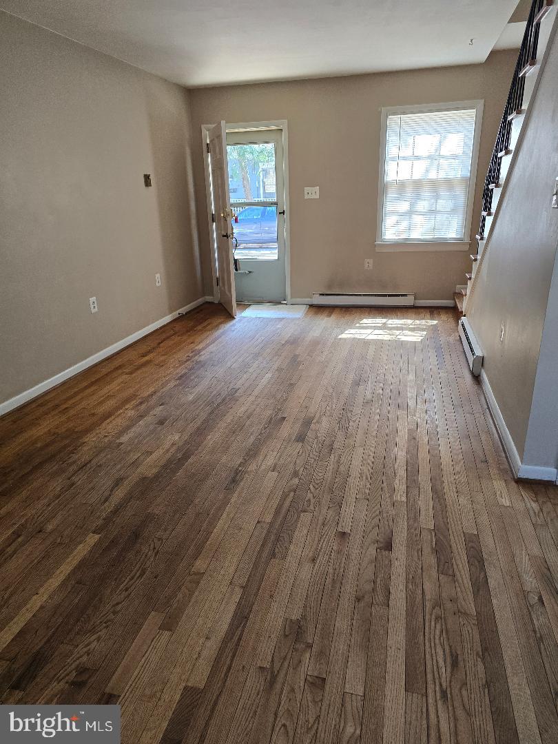 LEESBURG - Residential