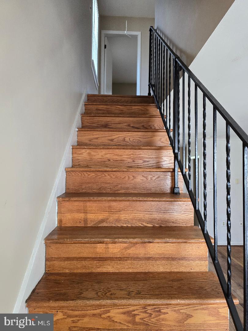 LEESBURG - Residential