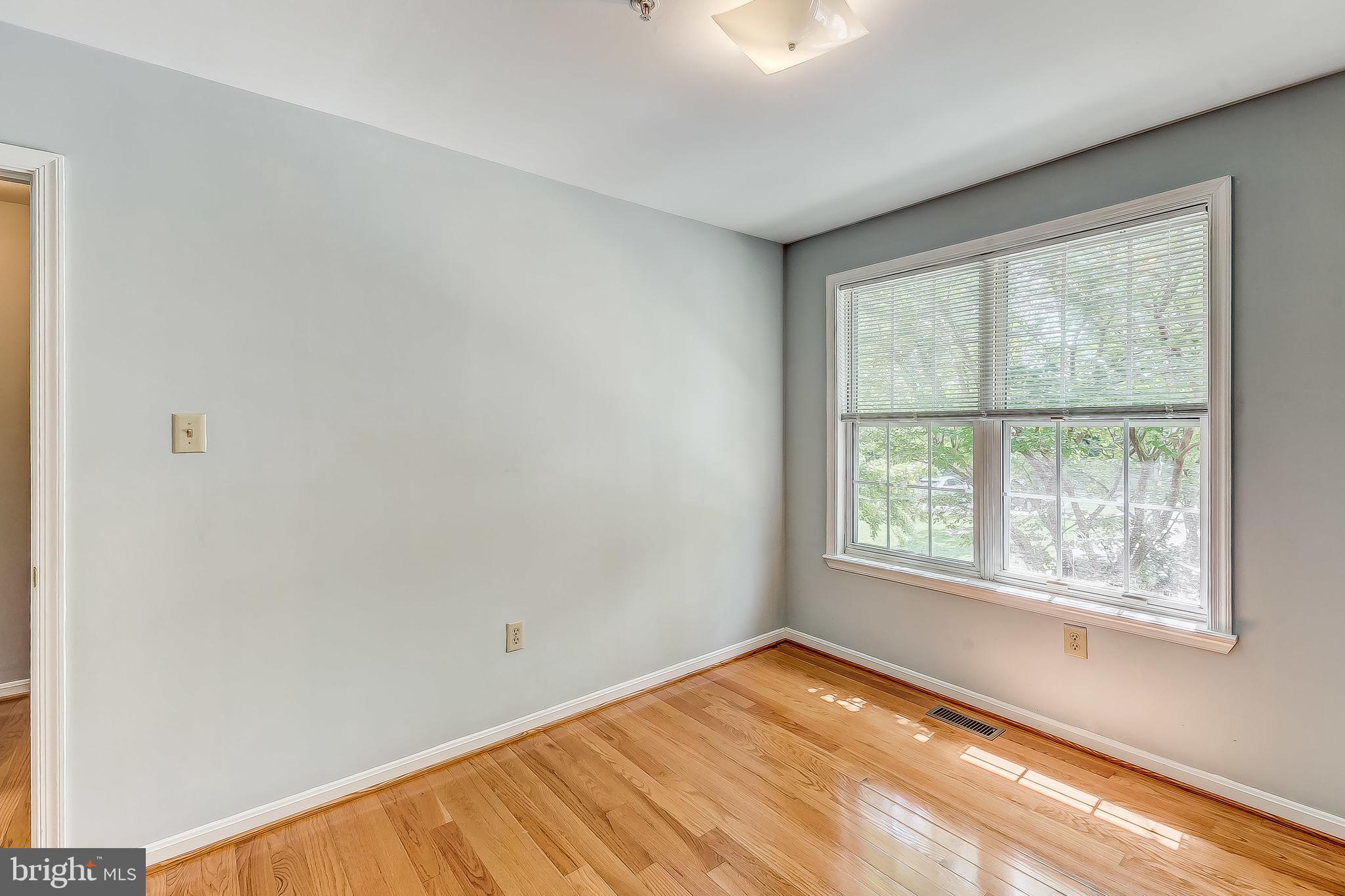 CHILLUM HILLS - Residential