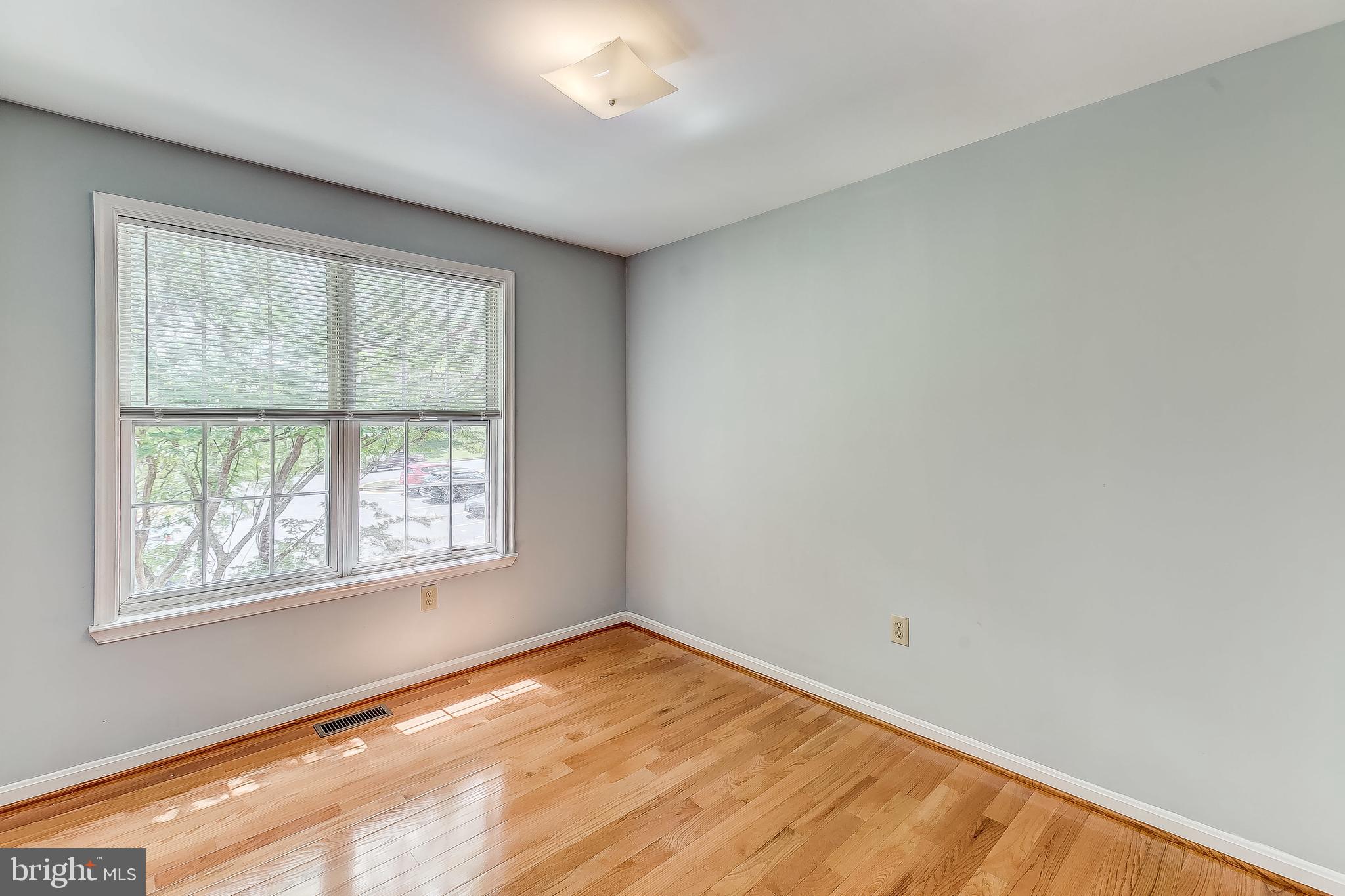 CHILLUM HILLS - Residential