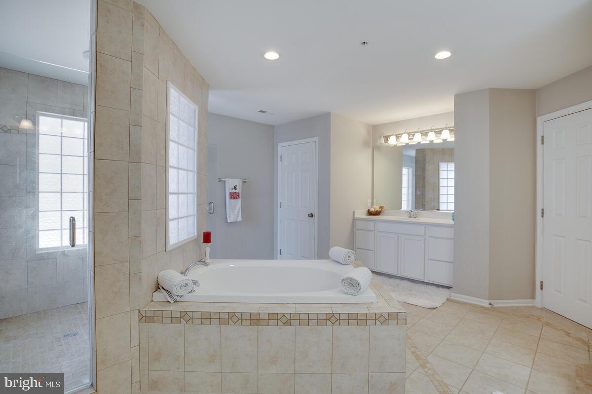 ELIZABETH HILLS PHASE 1 - Residential