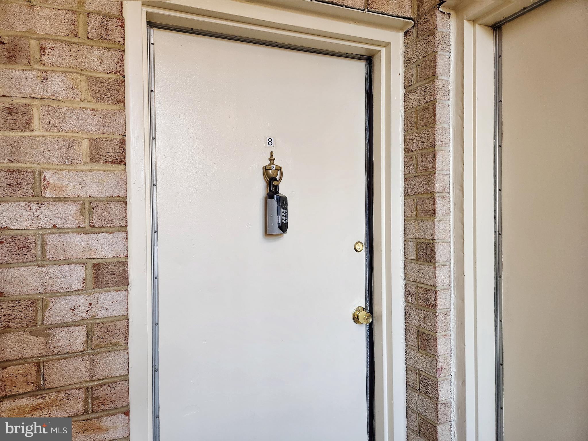 2901 CHARING CROSS ROAD 8