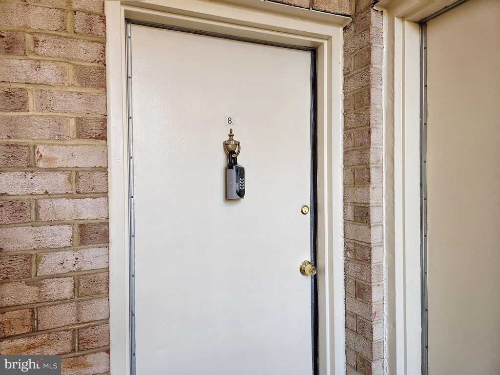 Photo of 2901 Charing Cross Road #8, FALLS CHURCH, VA 22042 (MLS # VAFX2293144)