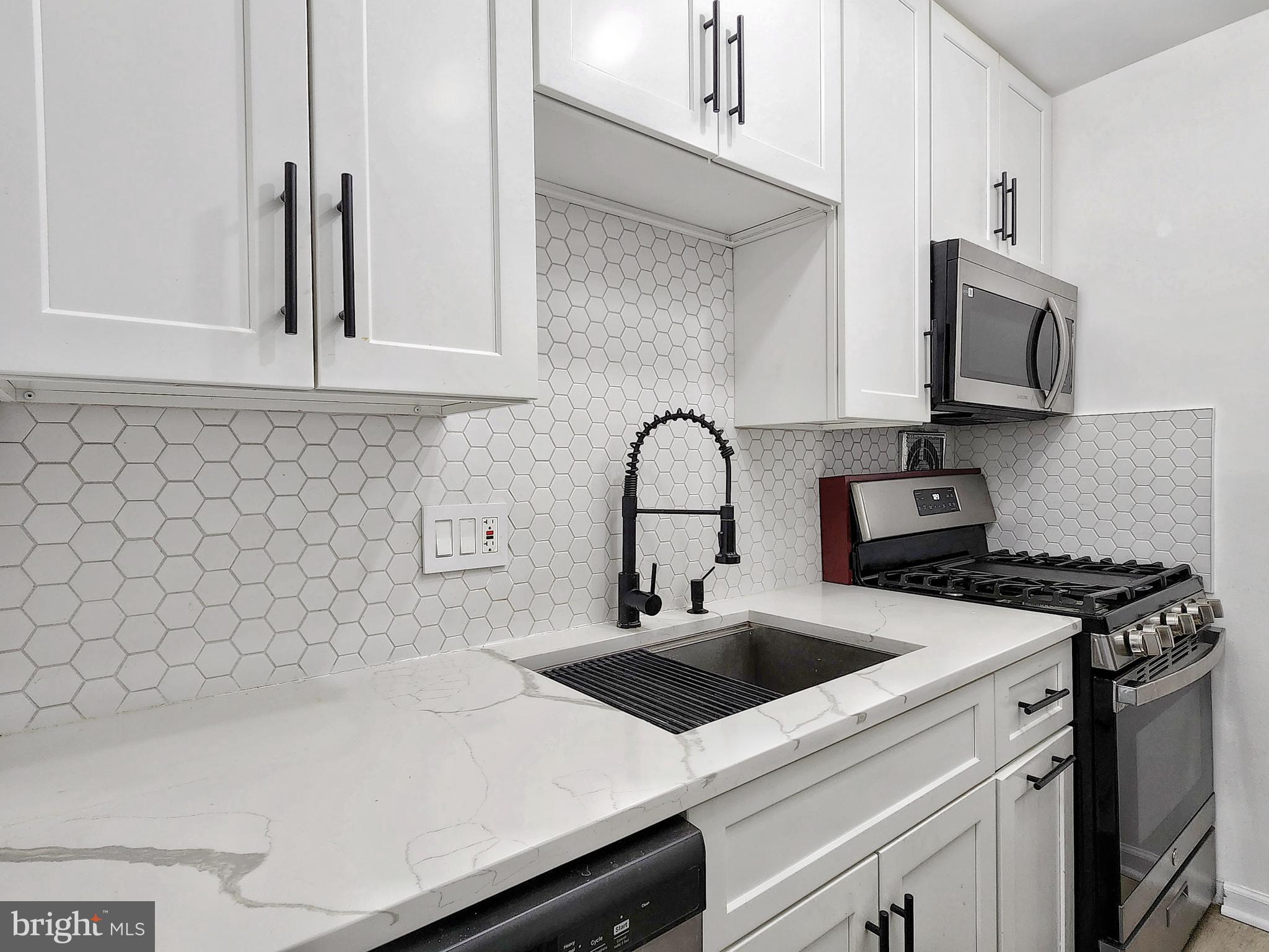 YORKTOWNE SQUARE - Residential