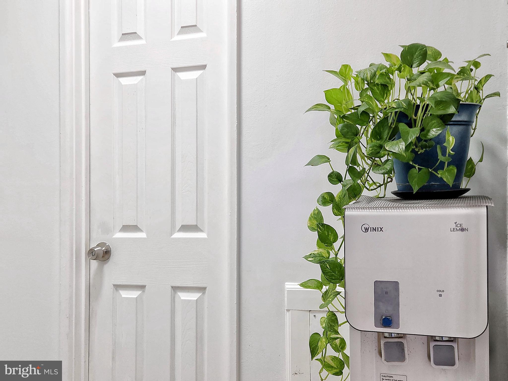 YORKTOWNE SQUARE - Residential