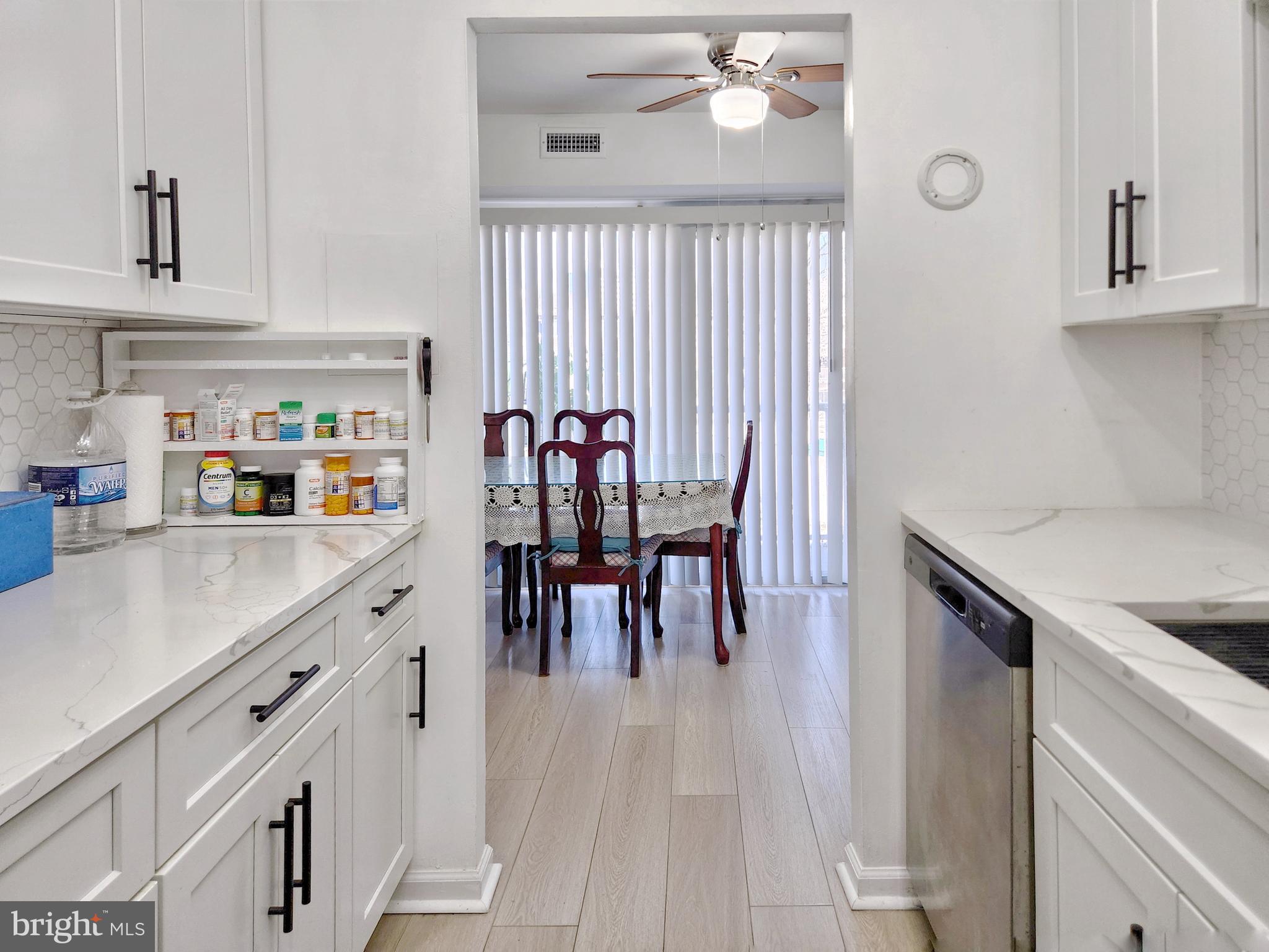 YORKTOWNE SQUARE - Residential