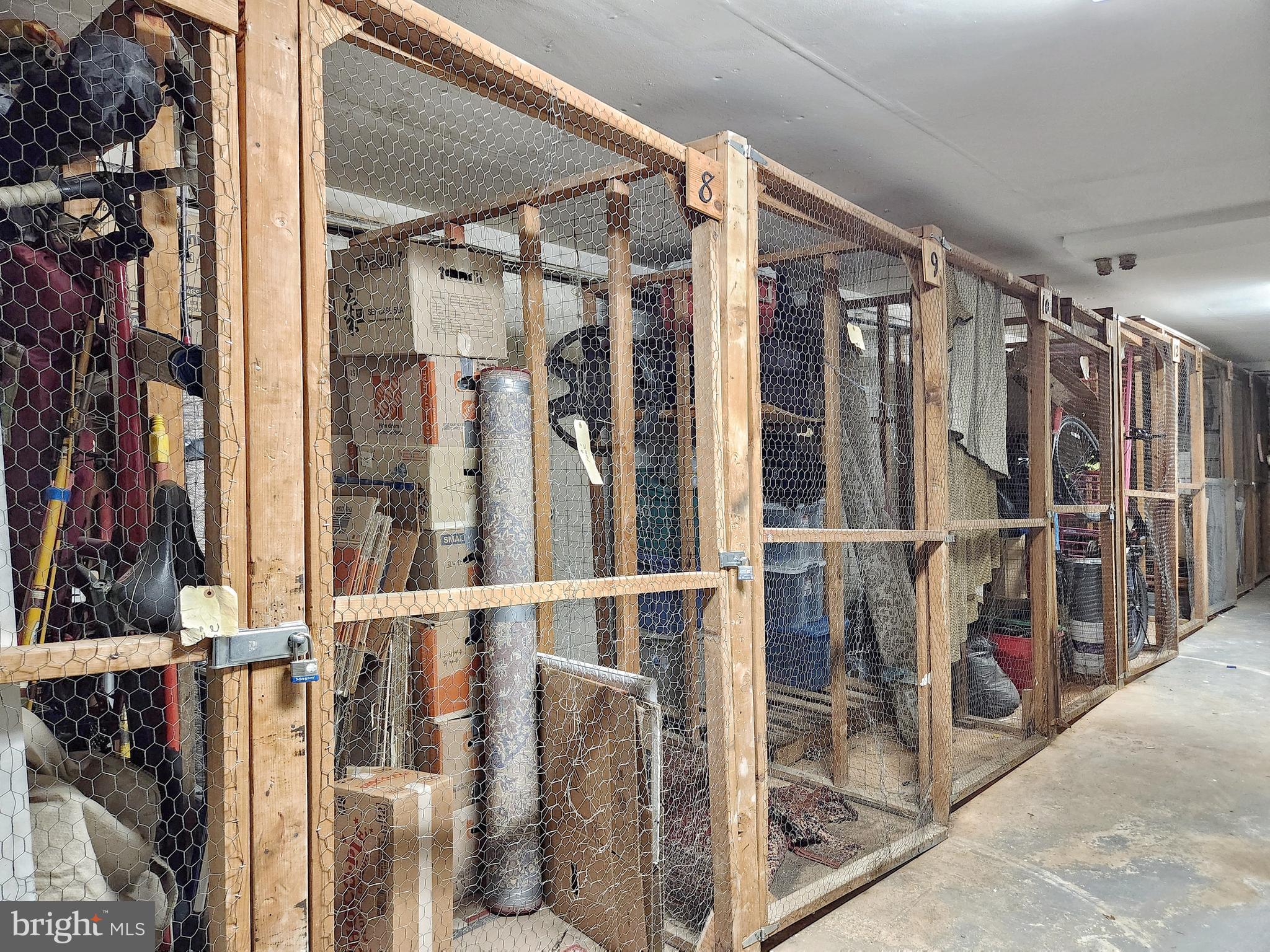 YORKTOWNE SQUARE - Residential