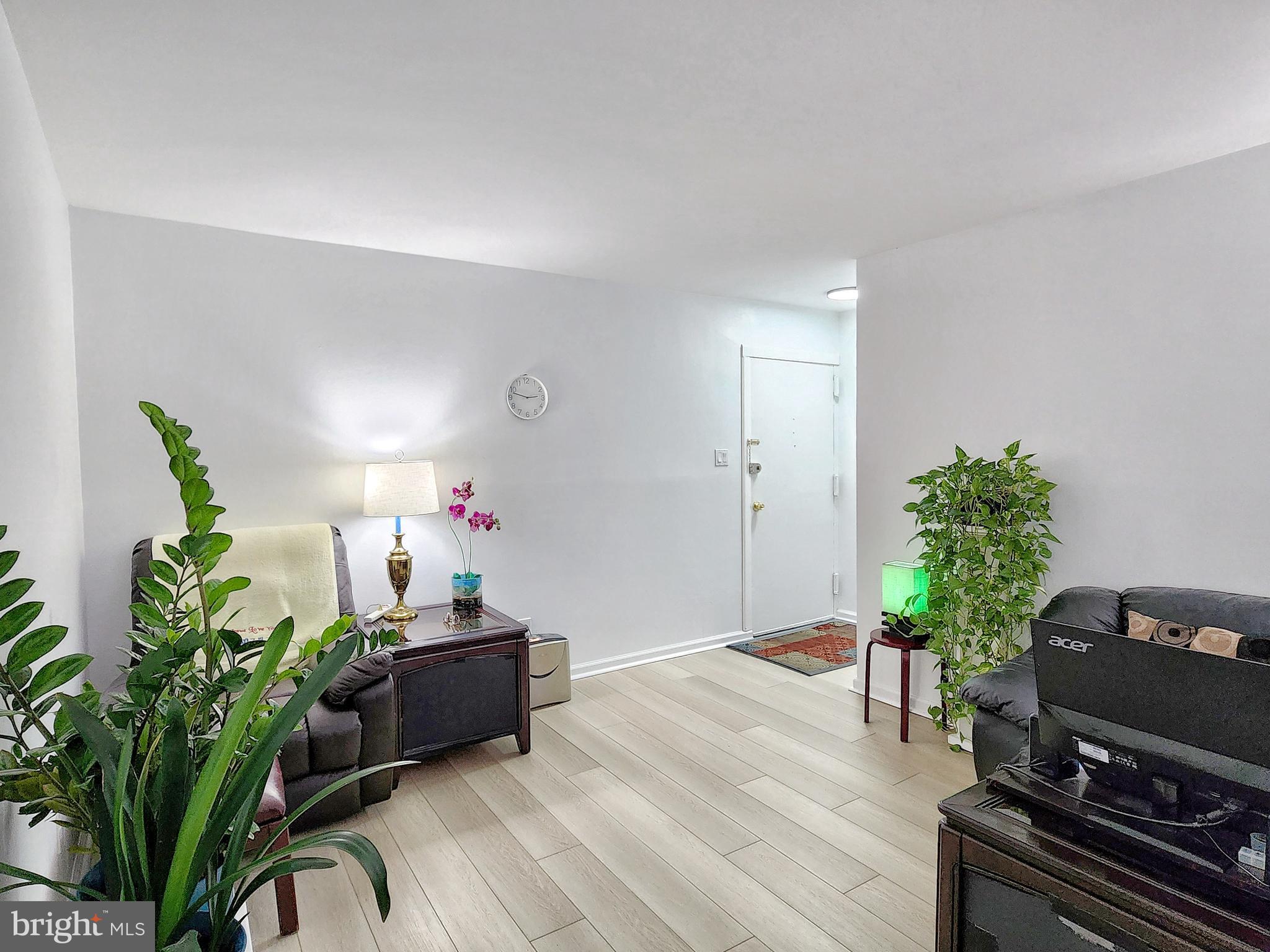 2901 CHARING CROSS ROAD 8