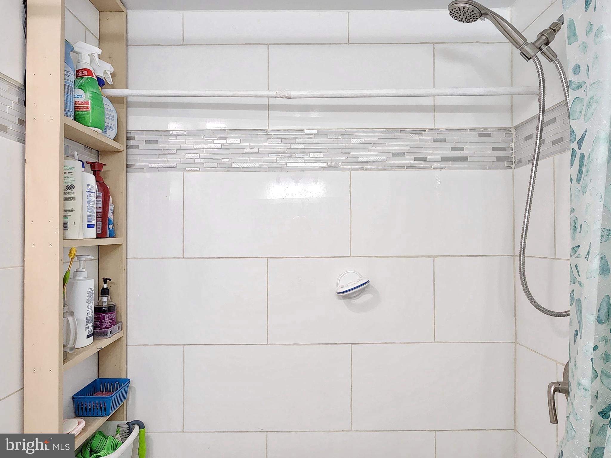 YORKTOWNE SQUARE - Residential