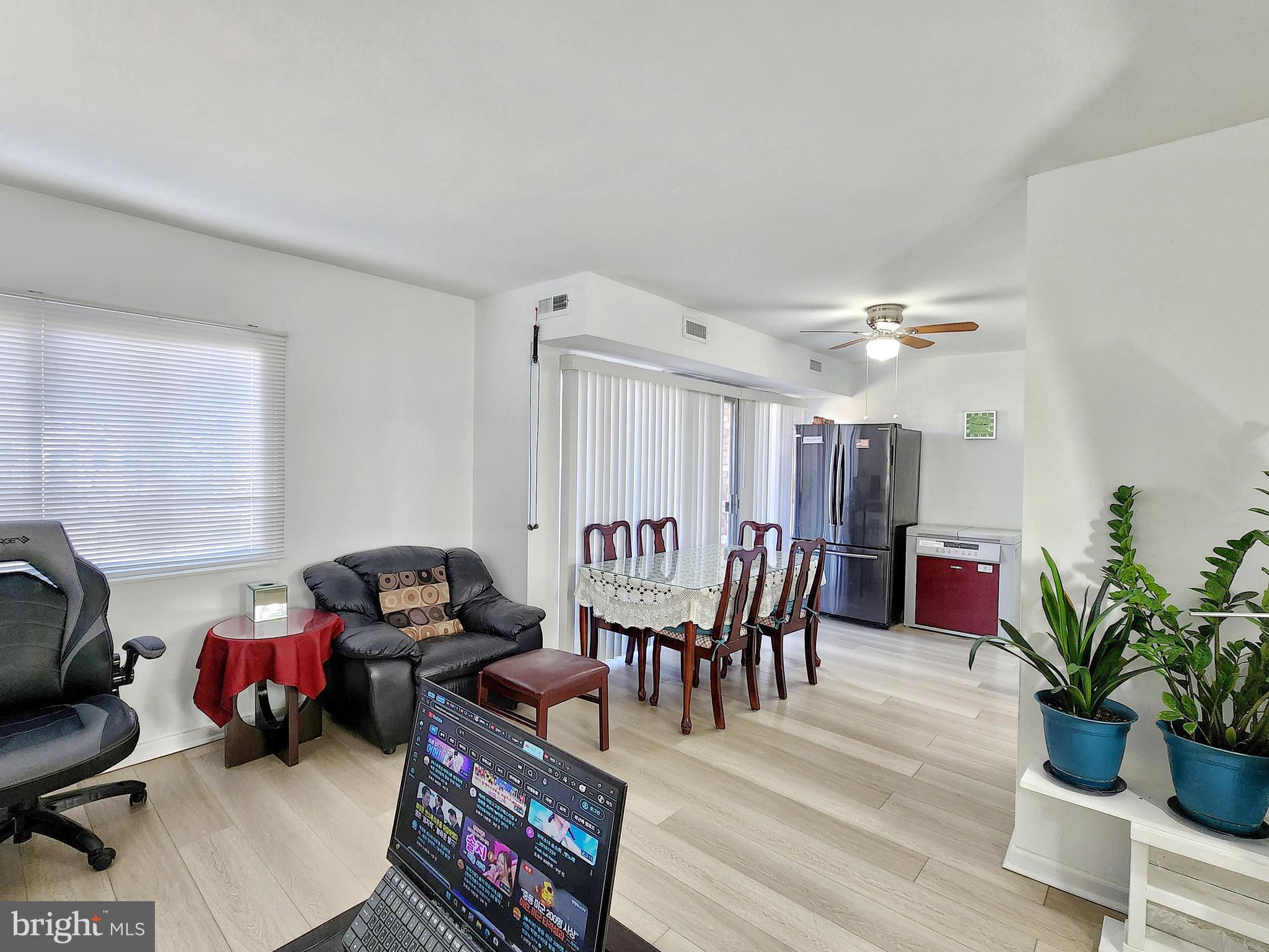 YORKTOWNE SQUARE - Residential