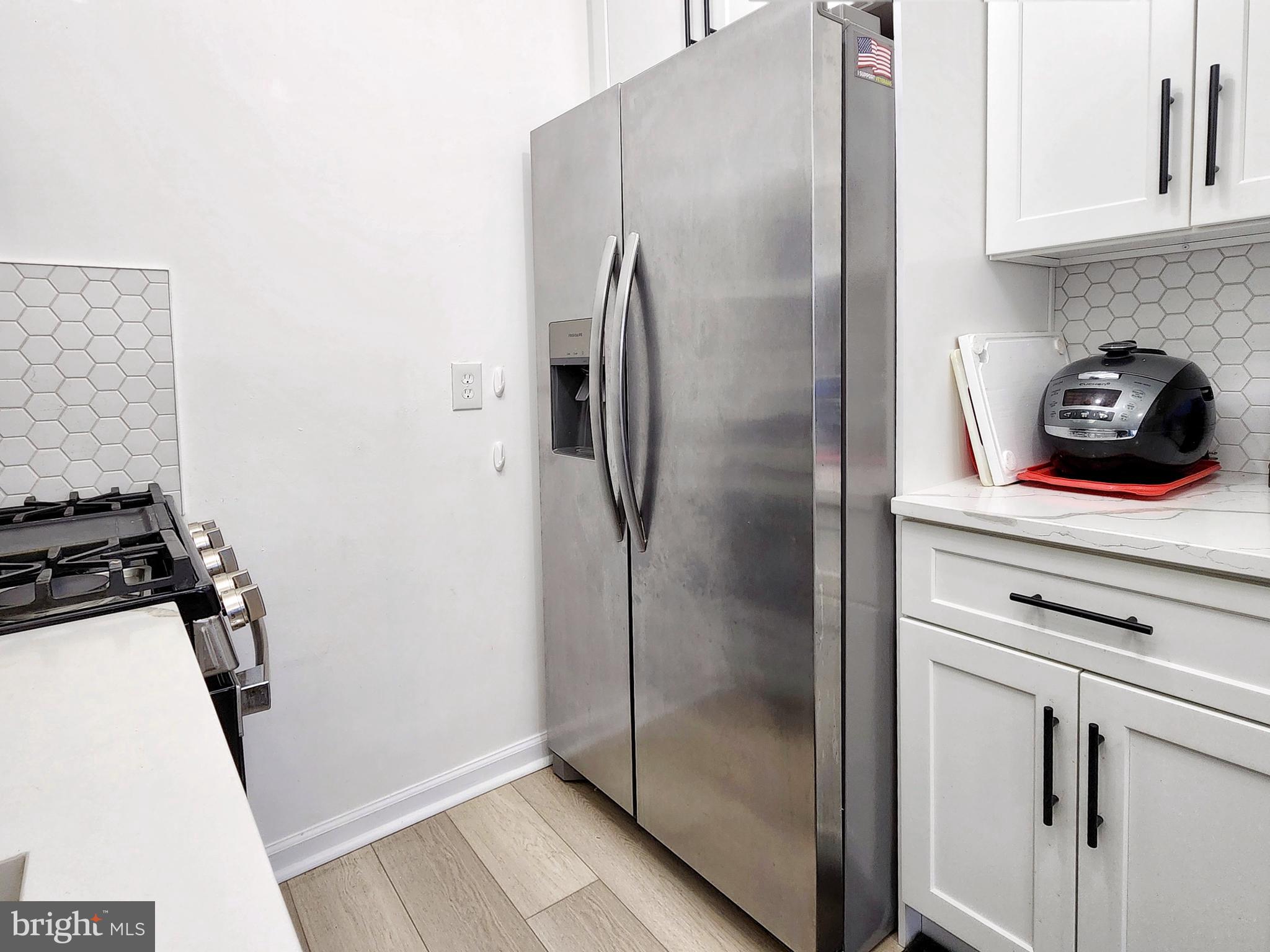 YORKTOWNE SQUARE - Residential