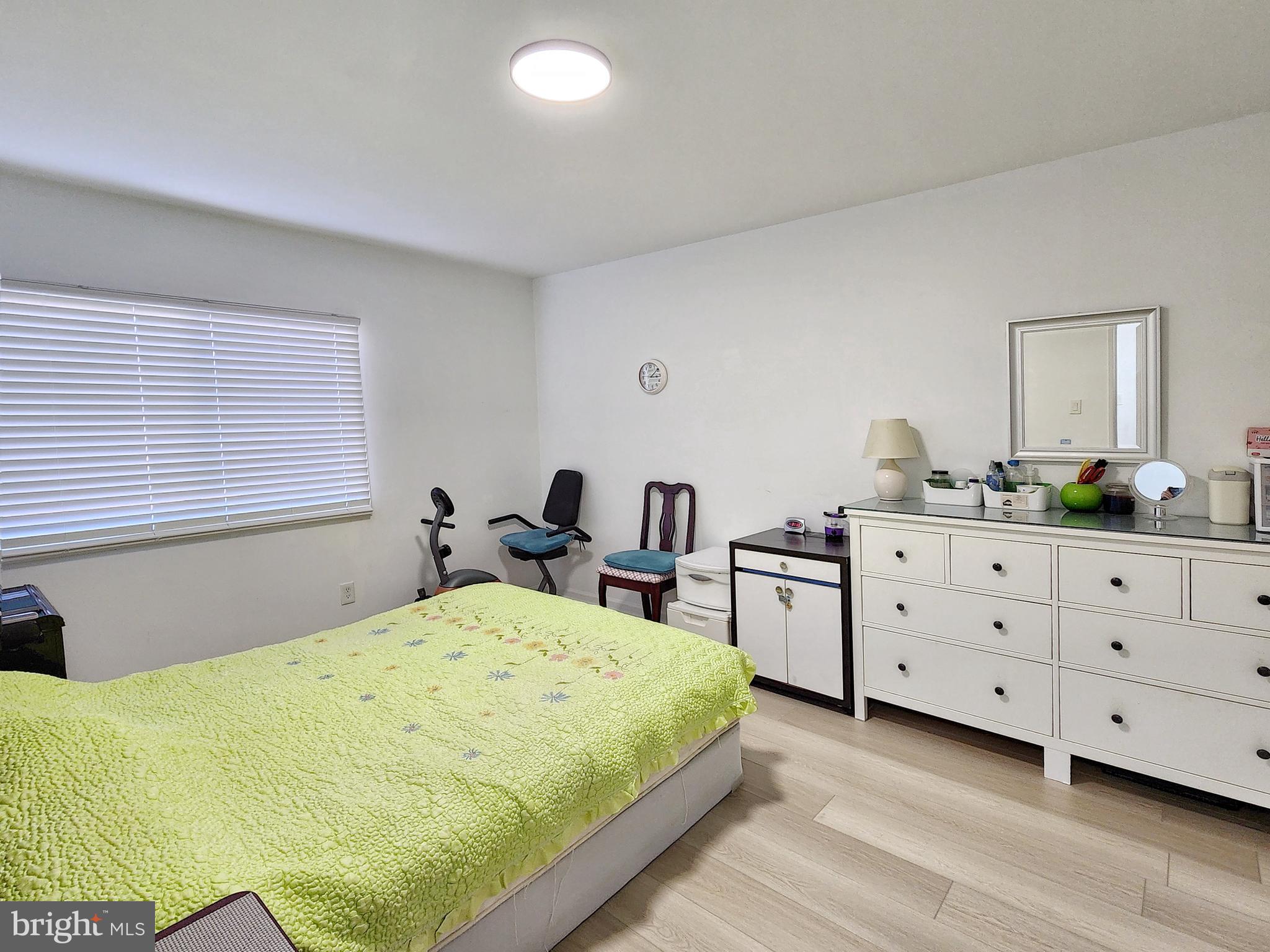 YORKTOWNE SQUARE - Residential