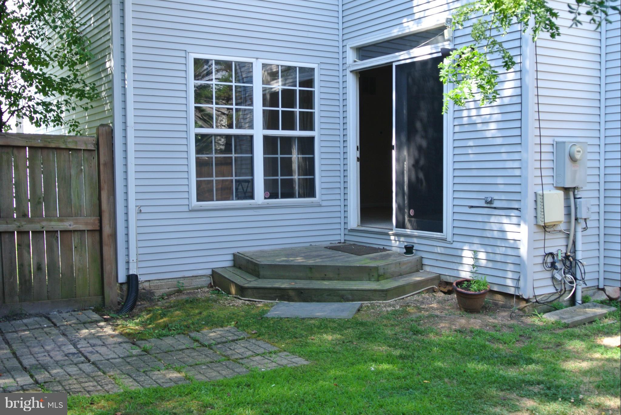 GREENS AT FAIR LAKES - Residential Lease