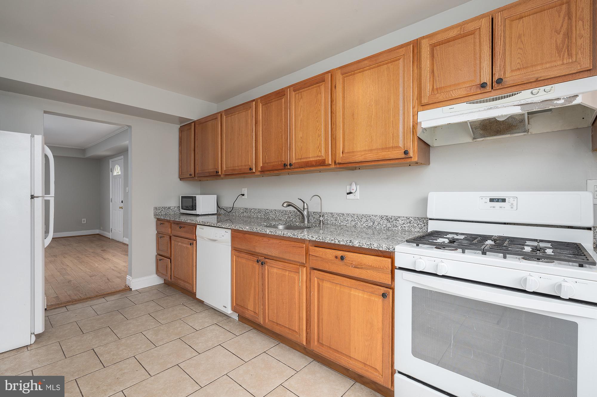 WARFIELD CONDOMINIUMS - Residential Lease