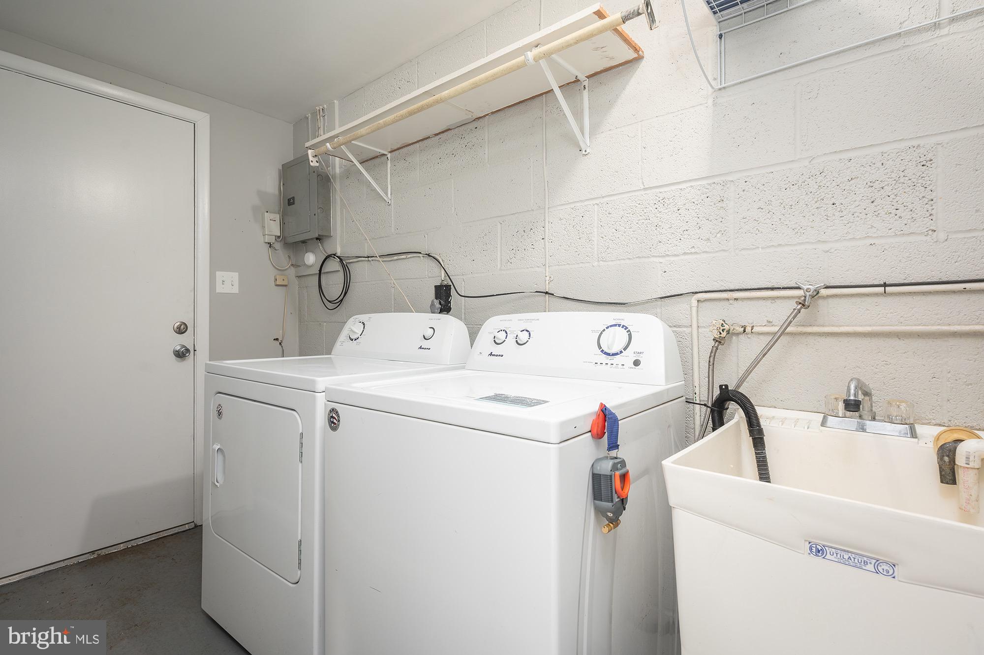 WARFIELD CONDOMINIUMS - Residential Lease