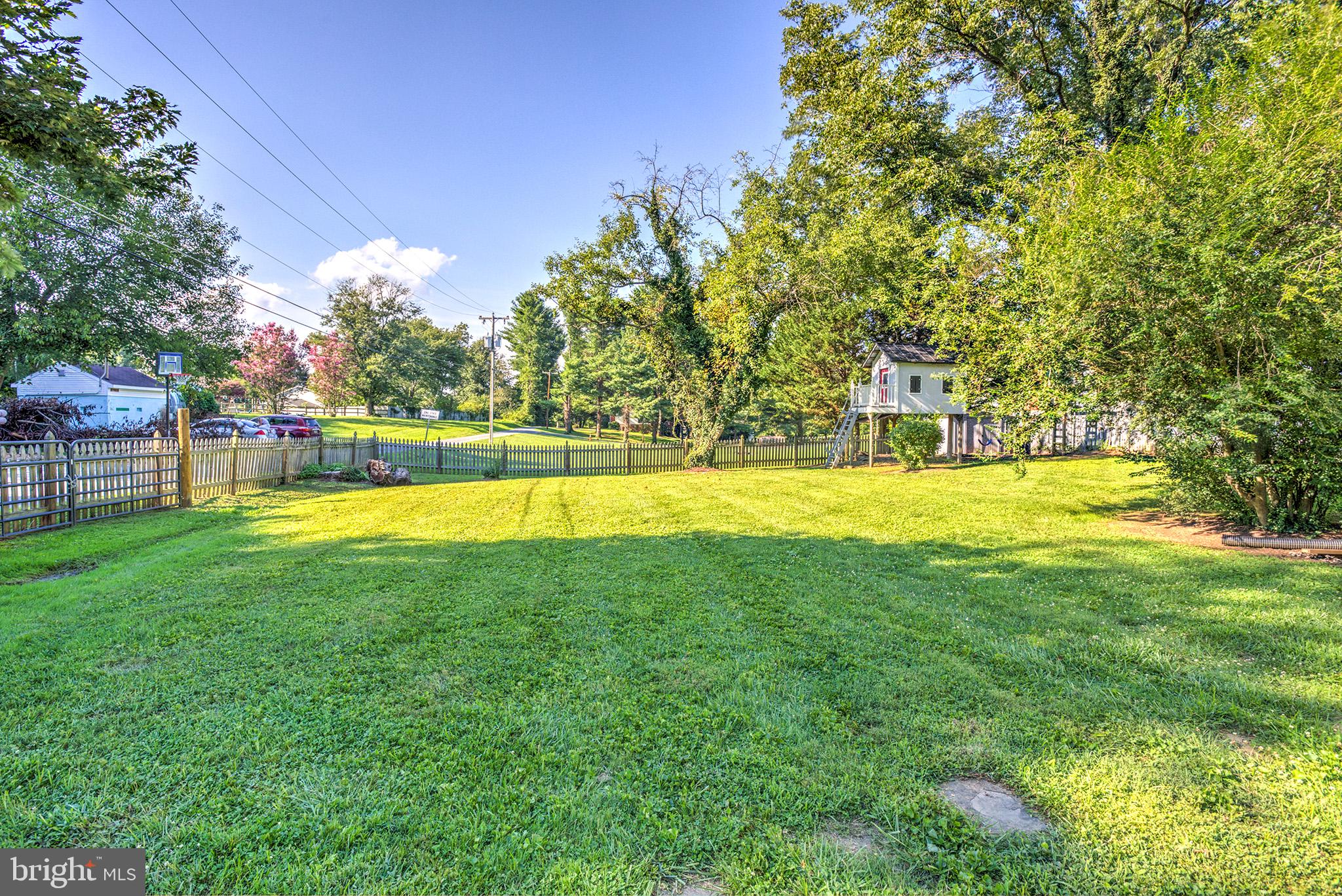 303 E COLONIAL HIGHWAY