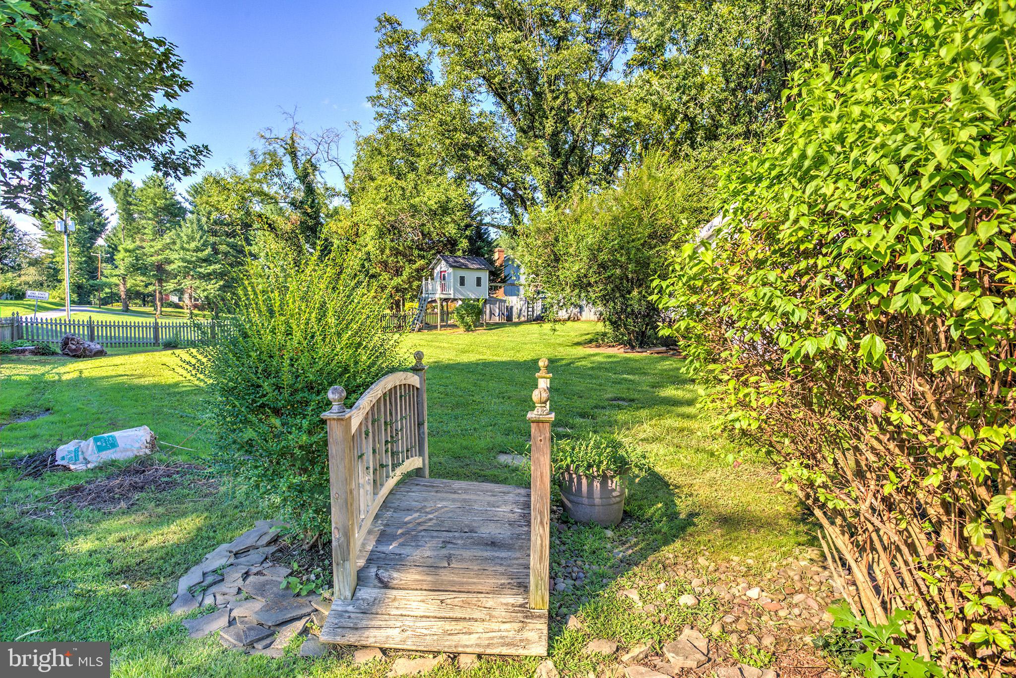 303 E COLONIAL HIGHWAY