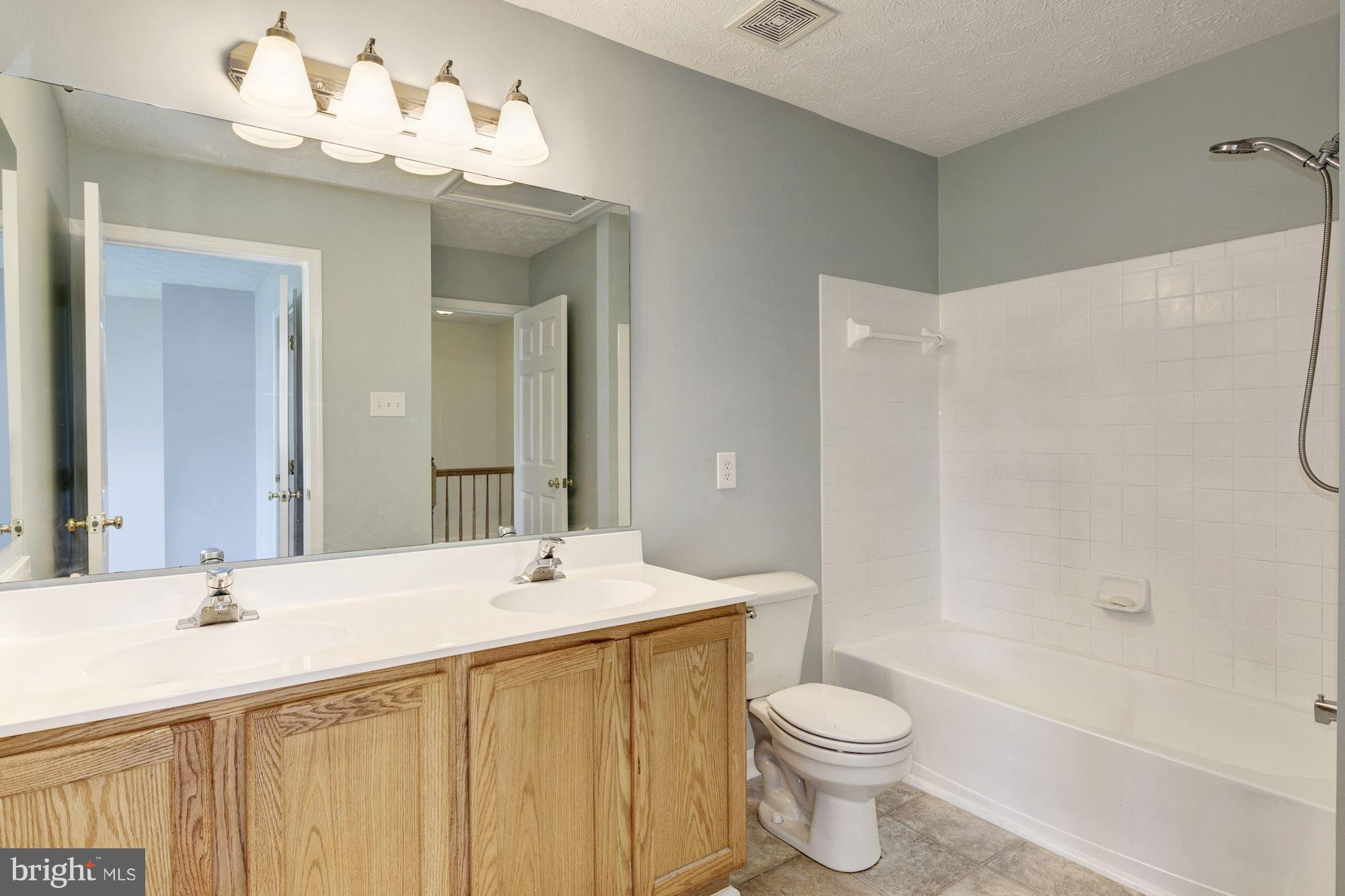 COLLEGE - Residential