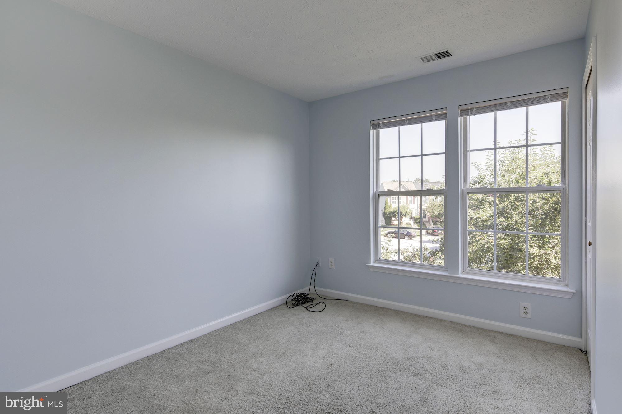 COLLEGE - Residential