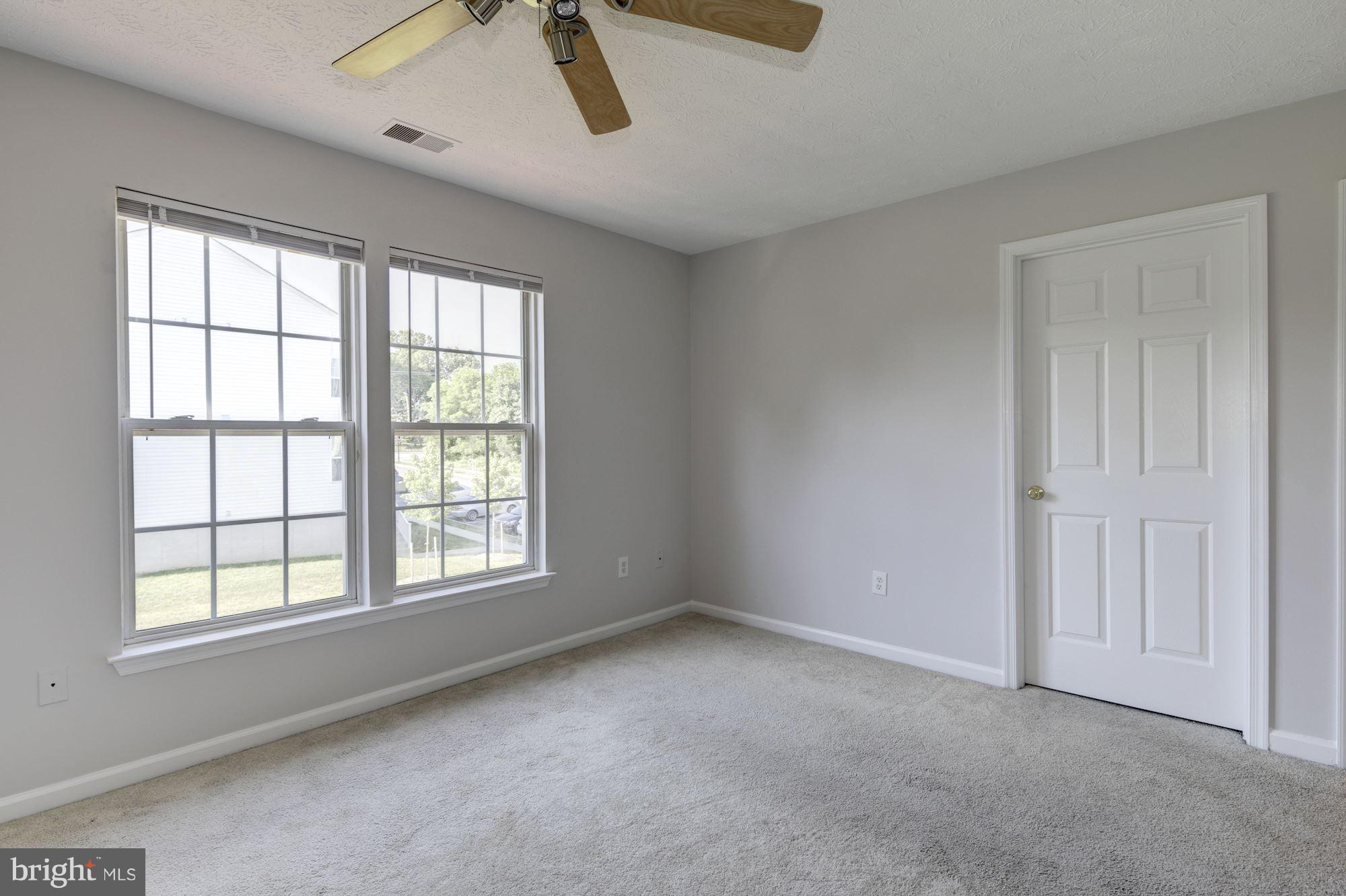 COLLEGE - Residential