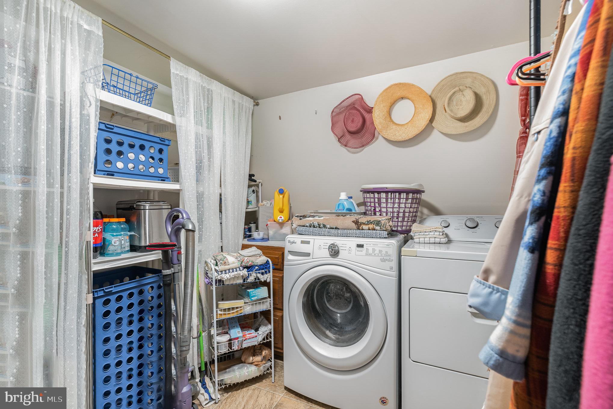 LAKE WARREN ESTATES - Residential