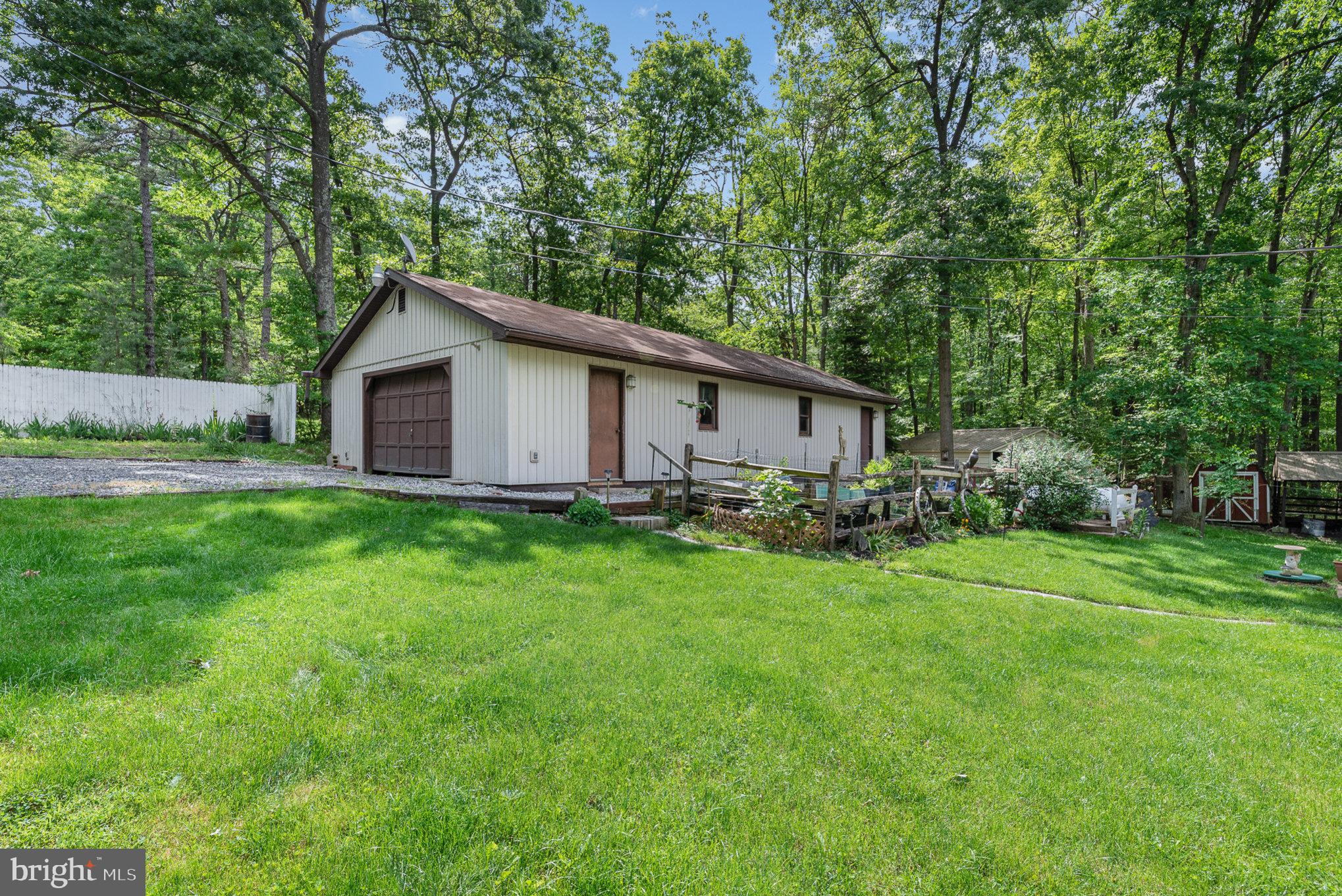 LAKE WARREN ESTATES - Residential