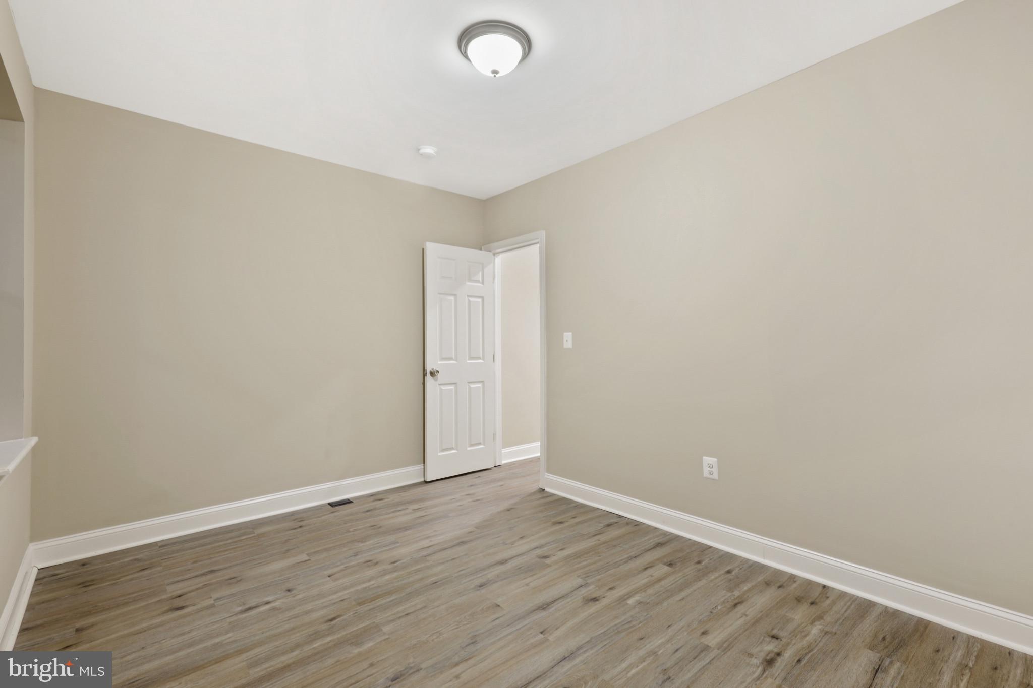 MONDAWMIN - Residential Lease