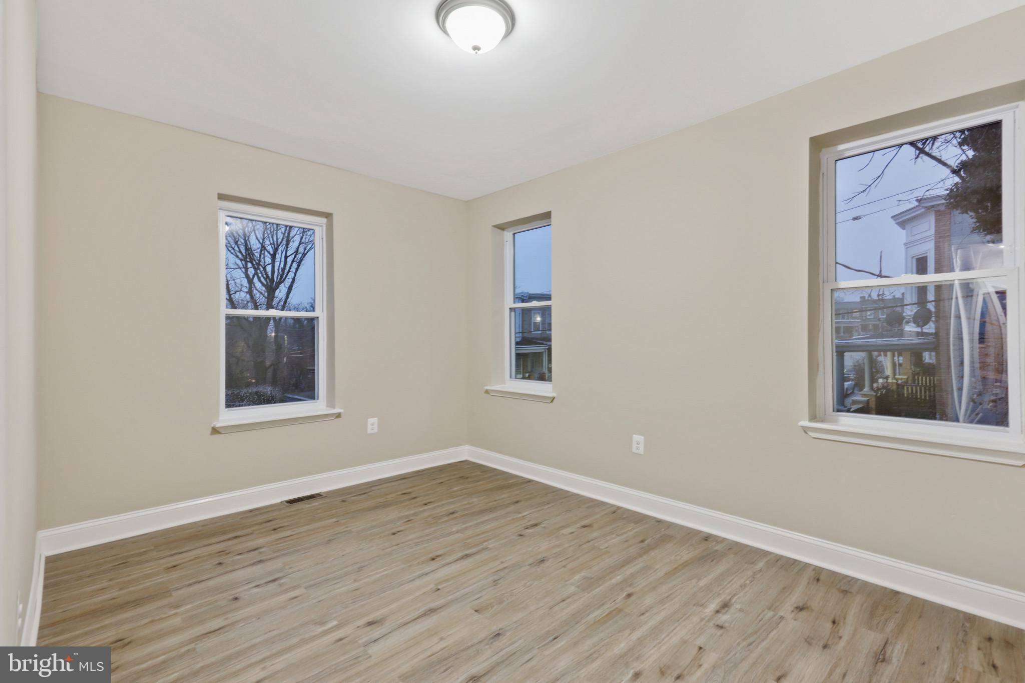 MONDAWMIN - Residential Lease