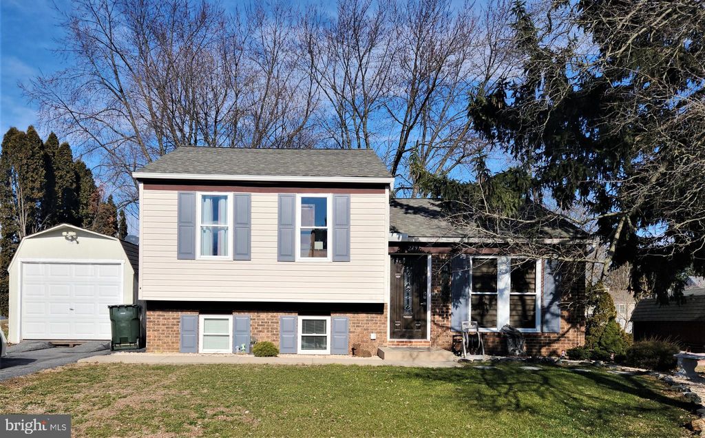 Photo of 2797 COBBLESTONE LN, LANCASTER, PA 17601 (MLS # PALA2030490)