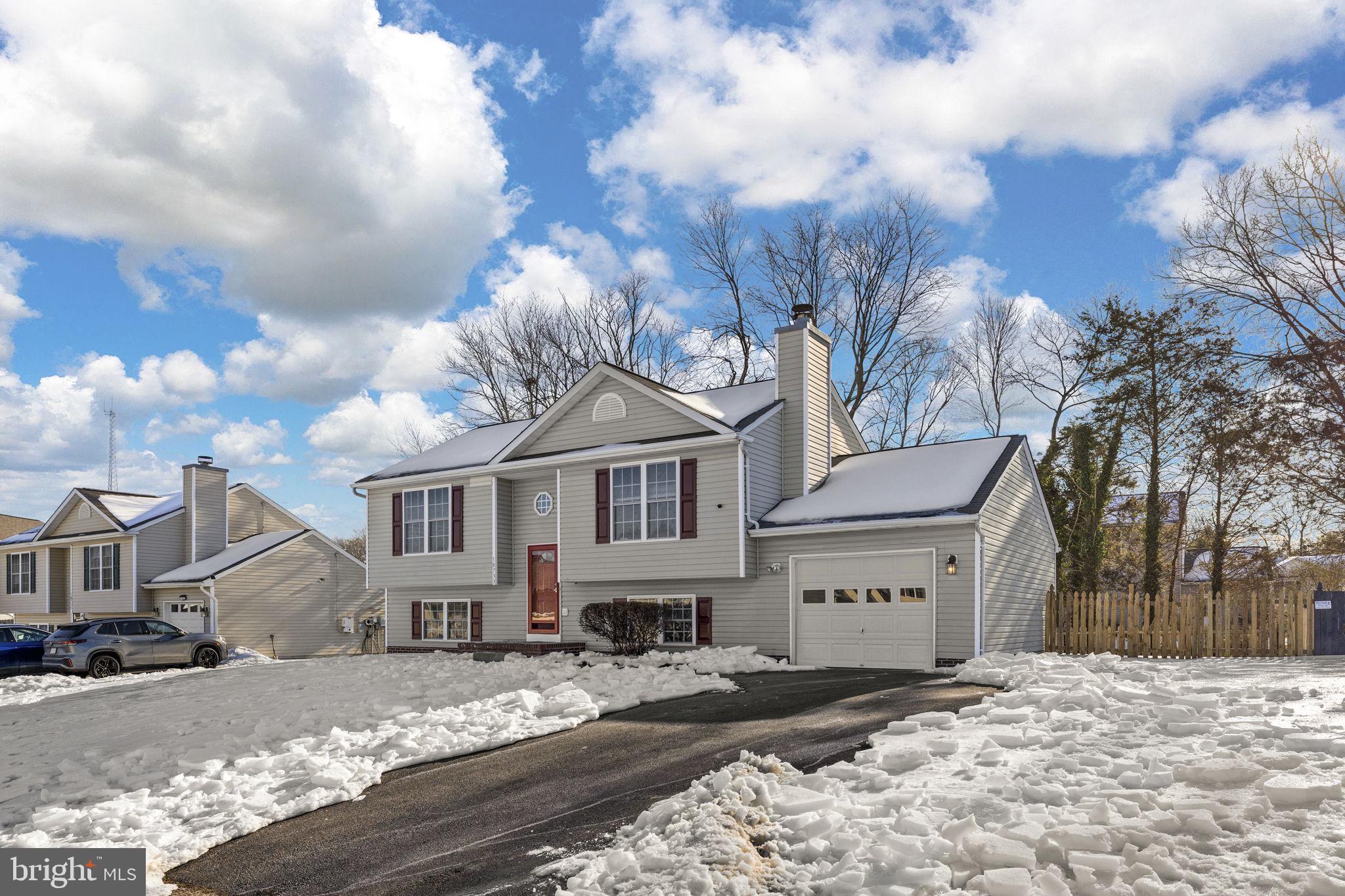 HAMILTONS CROSSING - Residential