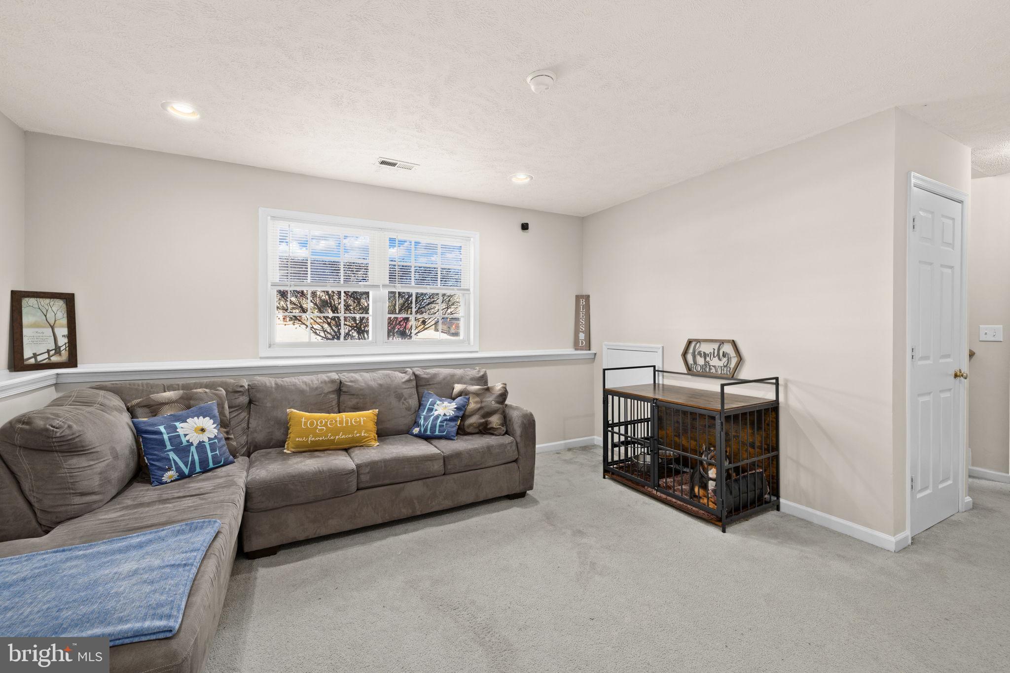 HAMILTONS CROSSING - Residential