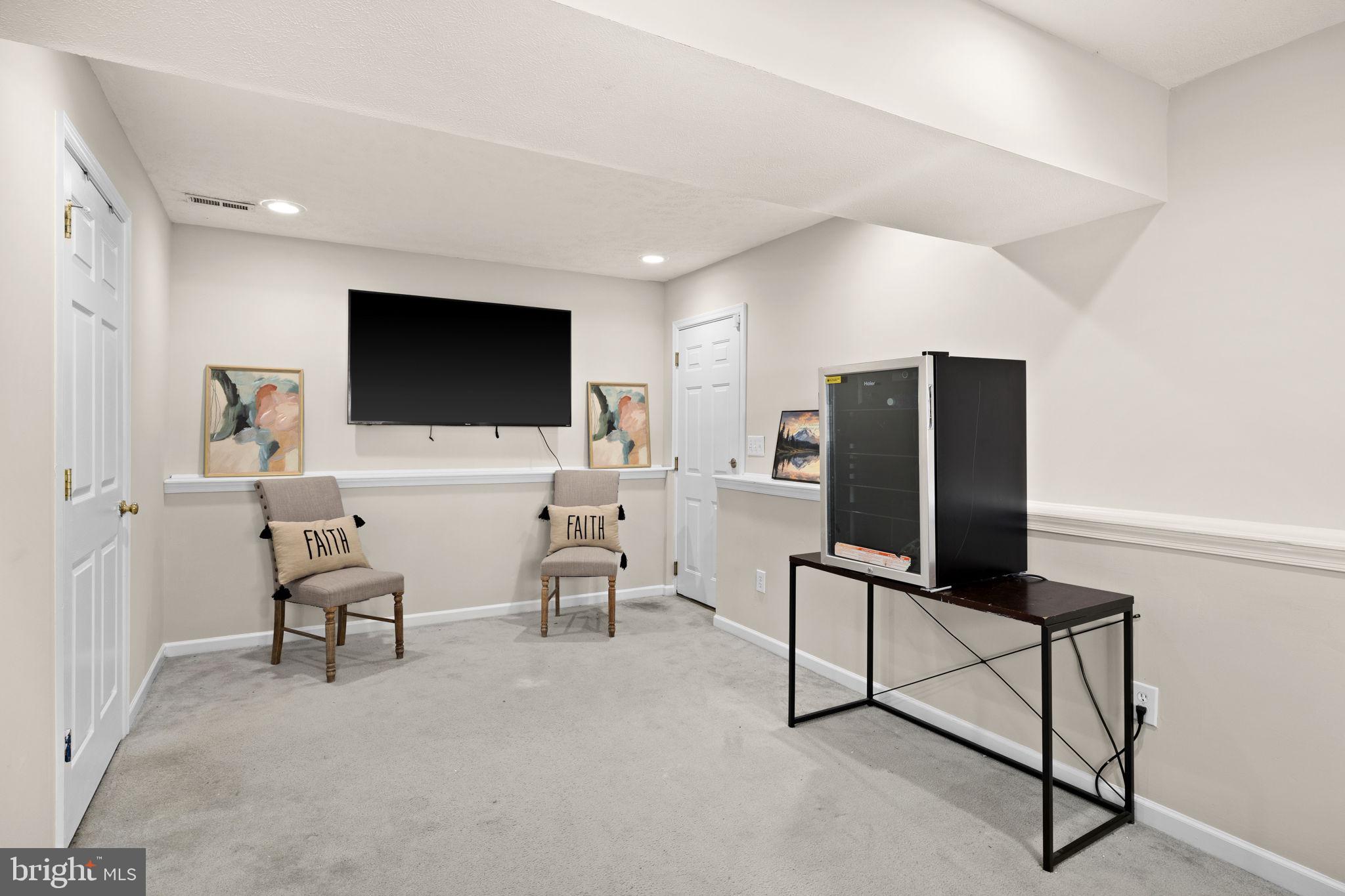 HAMILTONS CROSSING - Residential