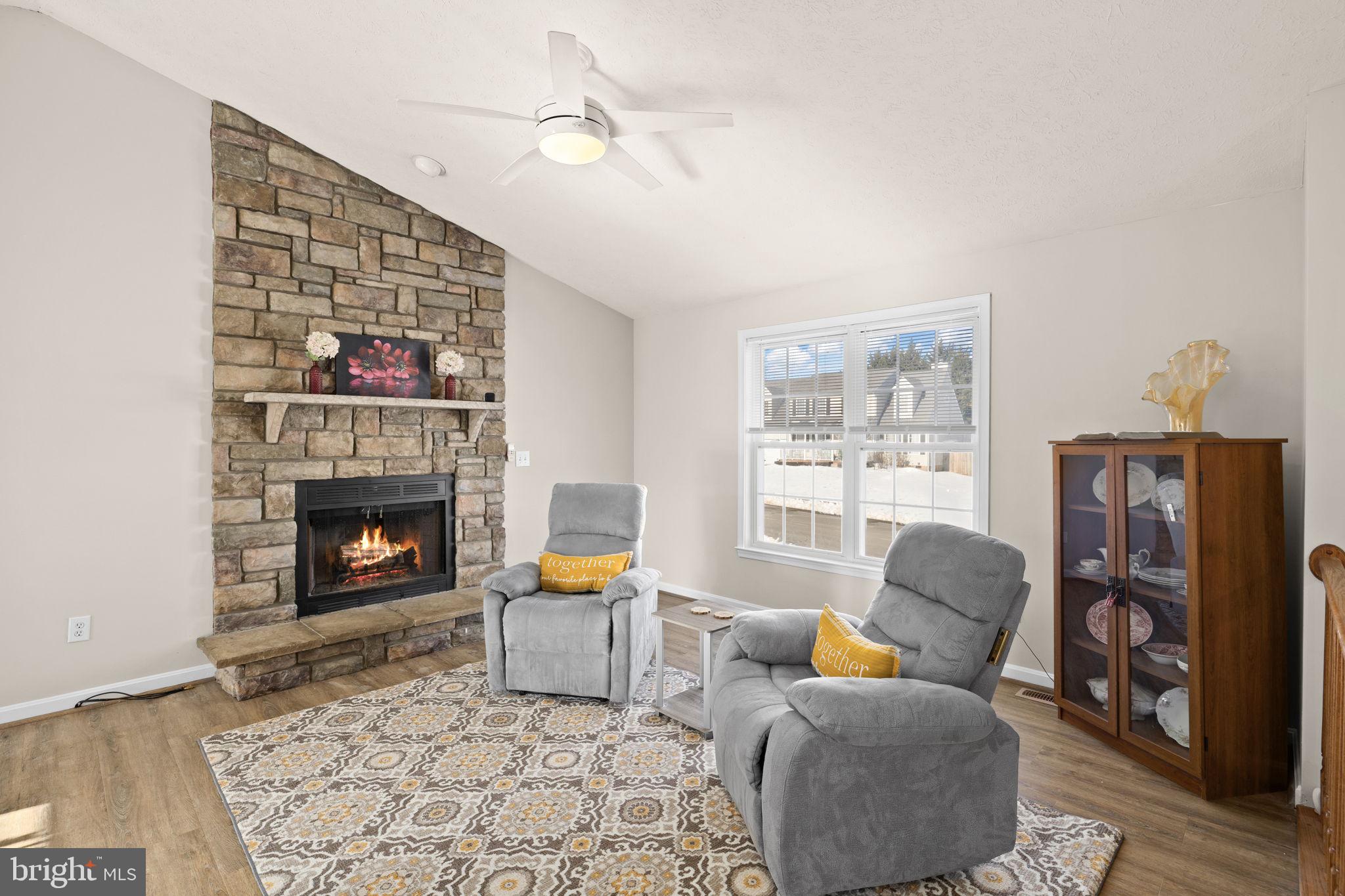 HAMILTONS CROSSING - Residential