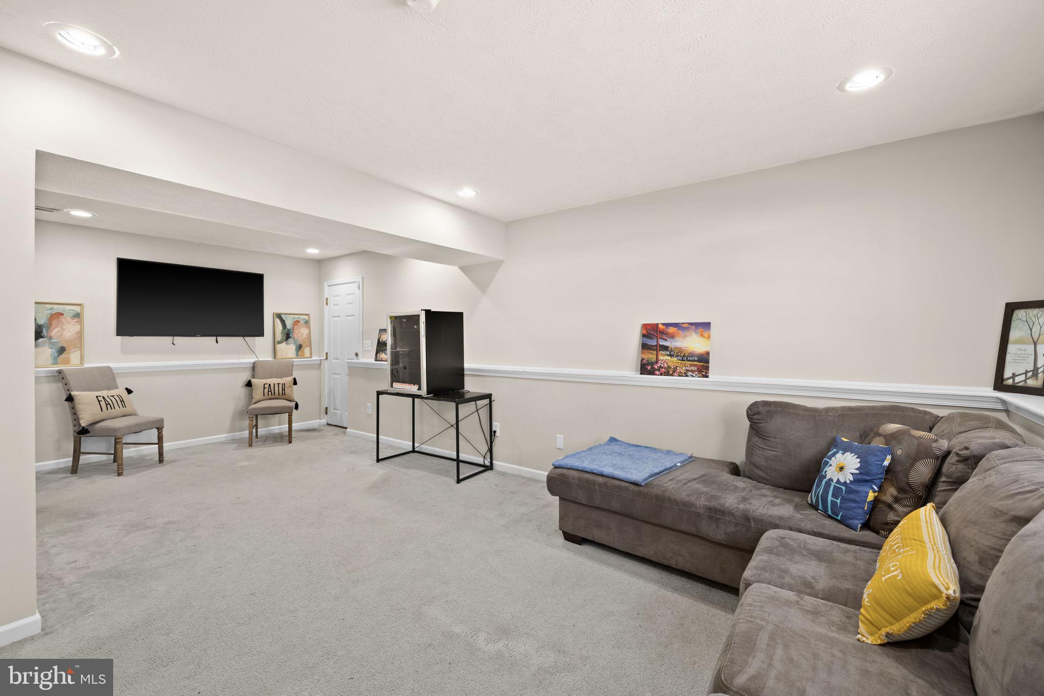 HAMILTONS CROSSING - Residential