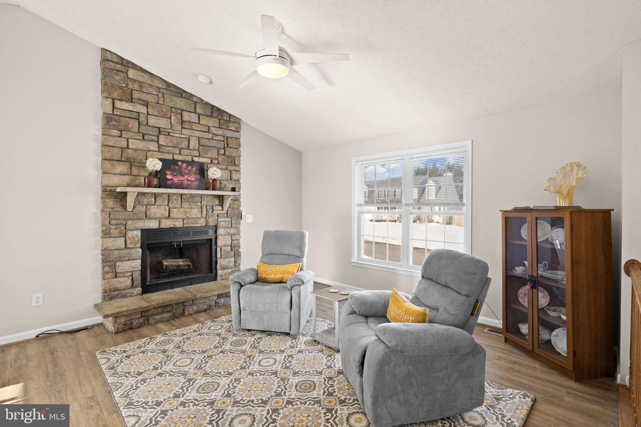 HAMILTONS CROSSING - Residential