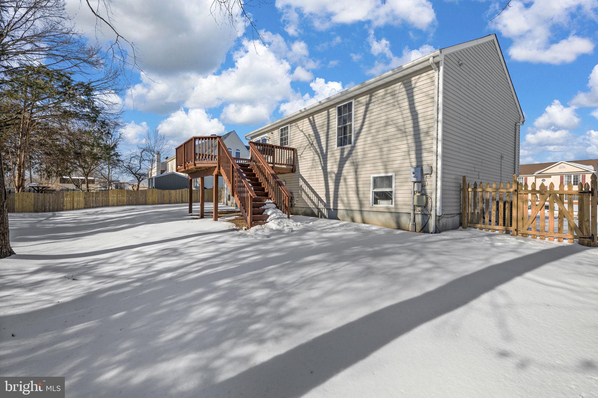 HAMILTONS CROSSING - Residential