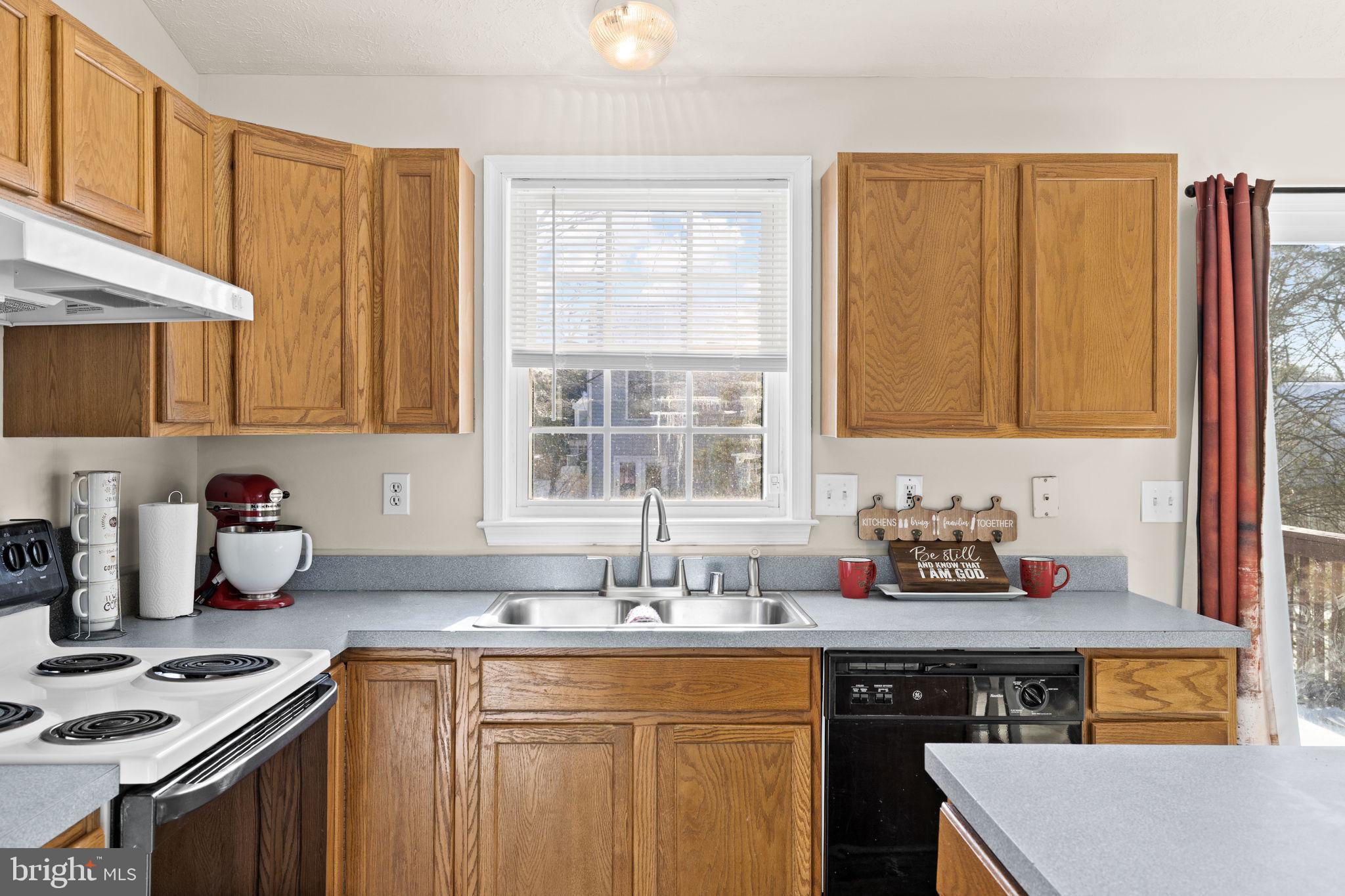 HAMILTONS CROSSING - Residential