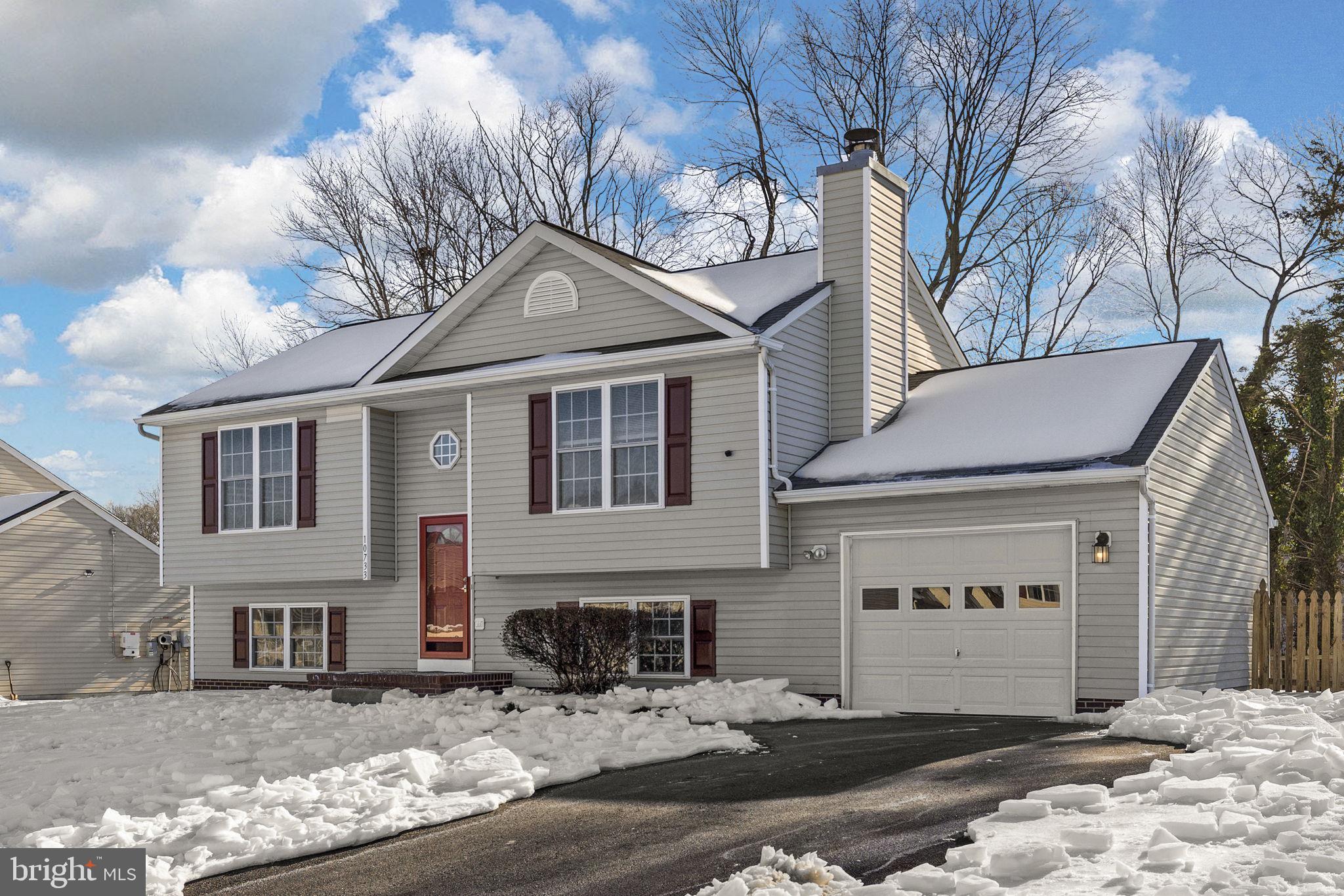 HAMILTONS CROSSING - Residential