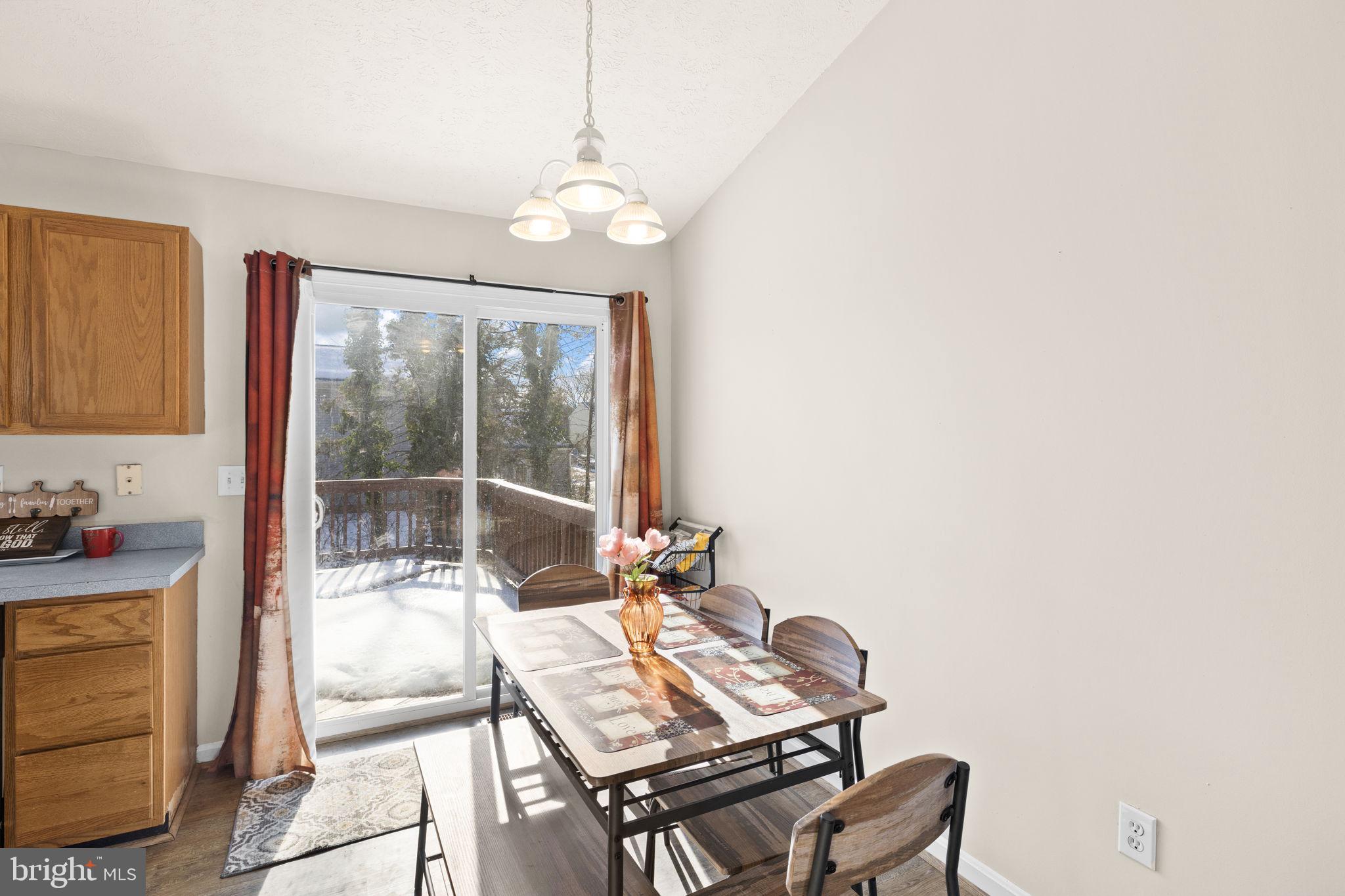 HAMILTONS CROSSING - Residential