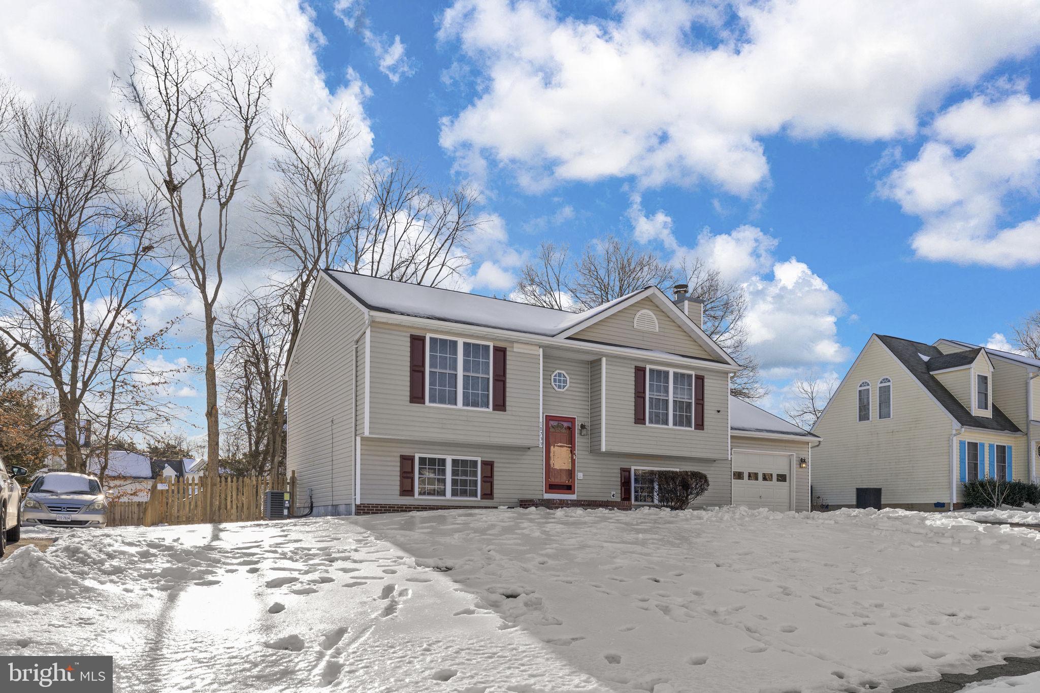 HAMILTONS CROSSING - Residential