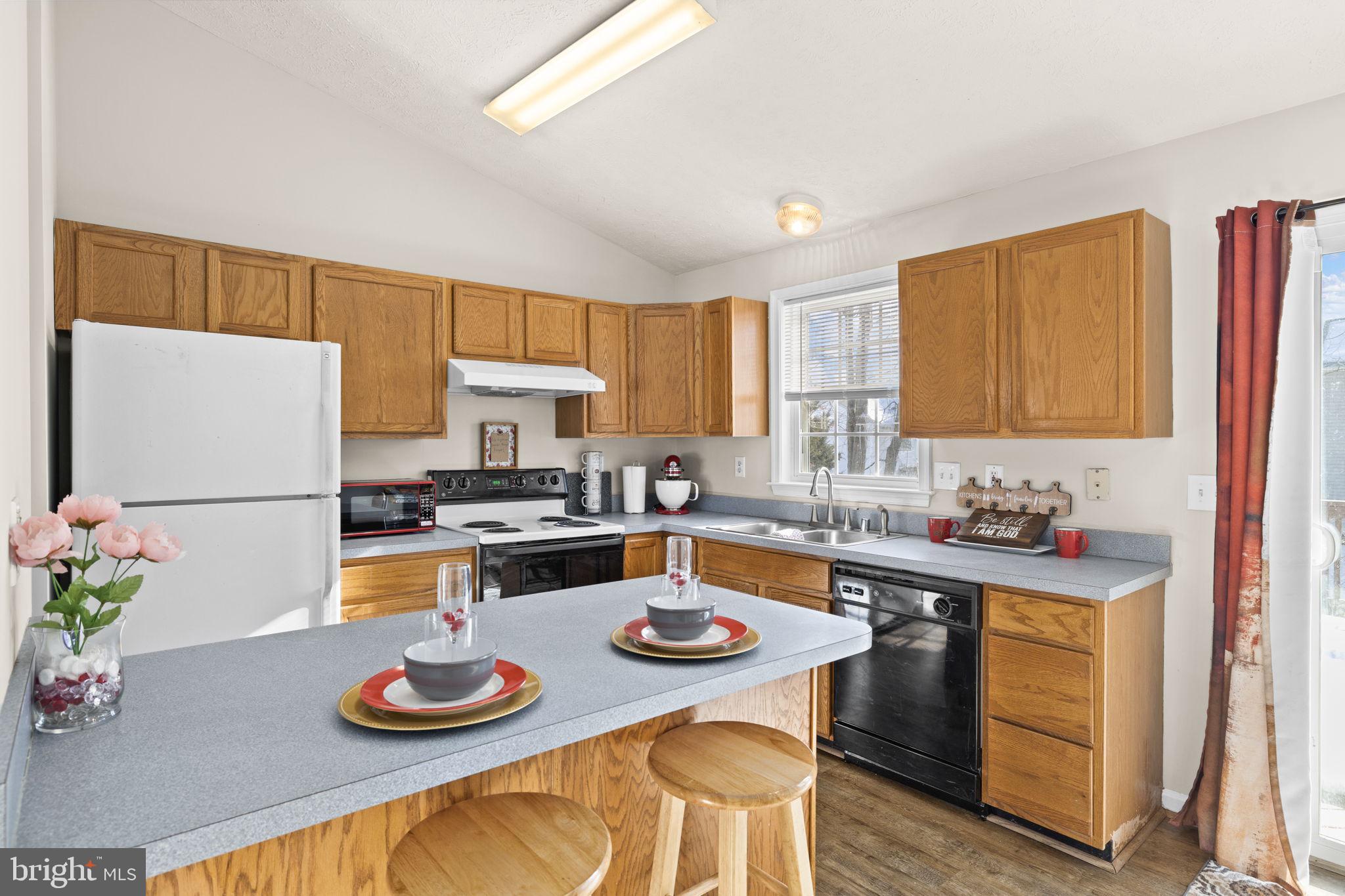 HAMILTONS CROSSING - Residential