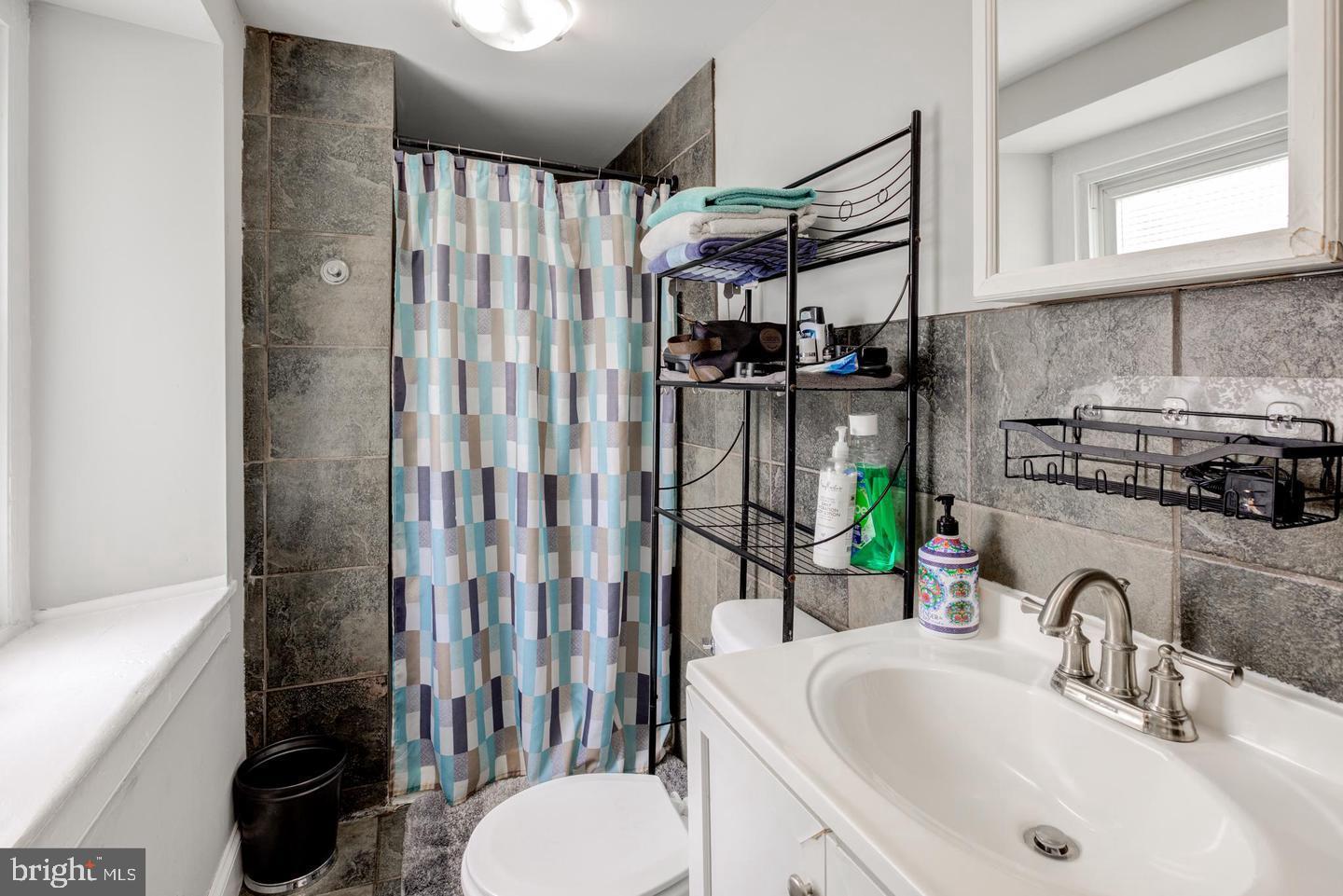 MANAYUNK - Residential Lease