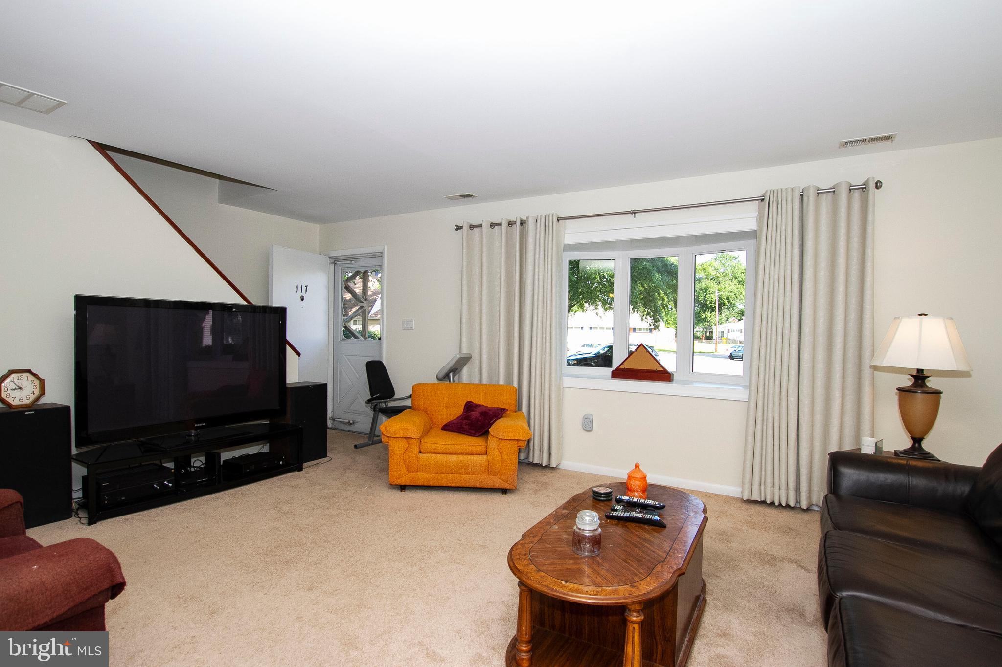 COUNTRY CLUB ESTATES - Residential