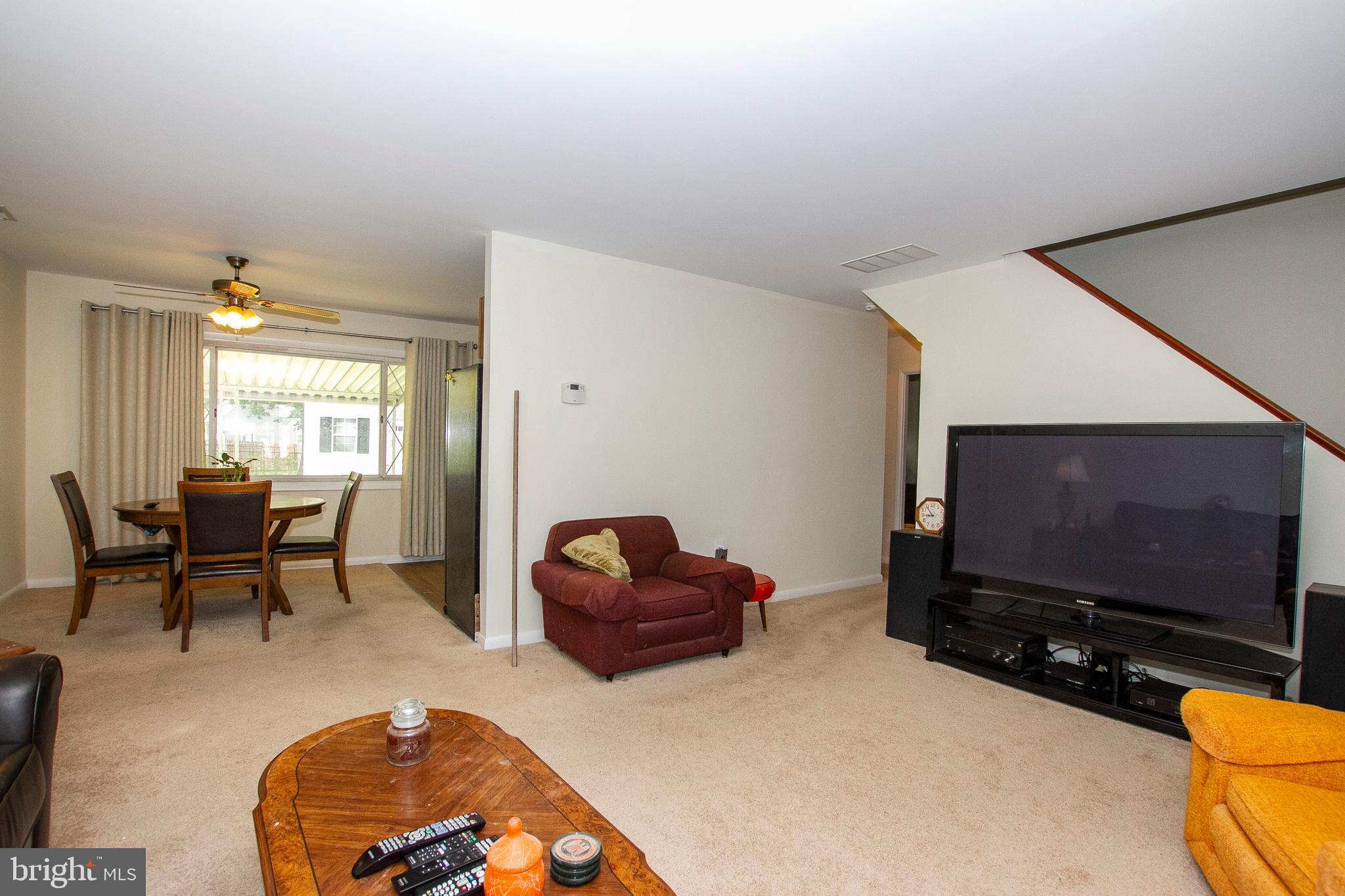 COUNTRY CLUB ESTATES - Residential