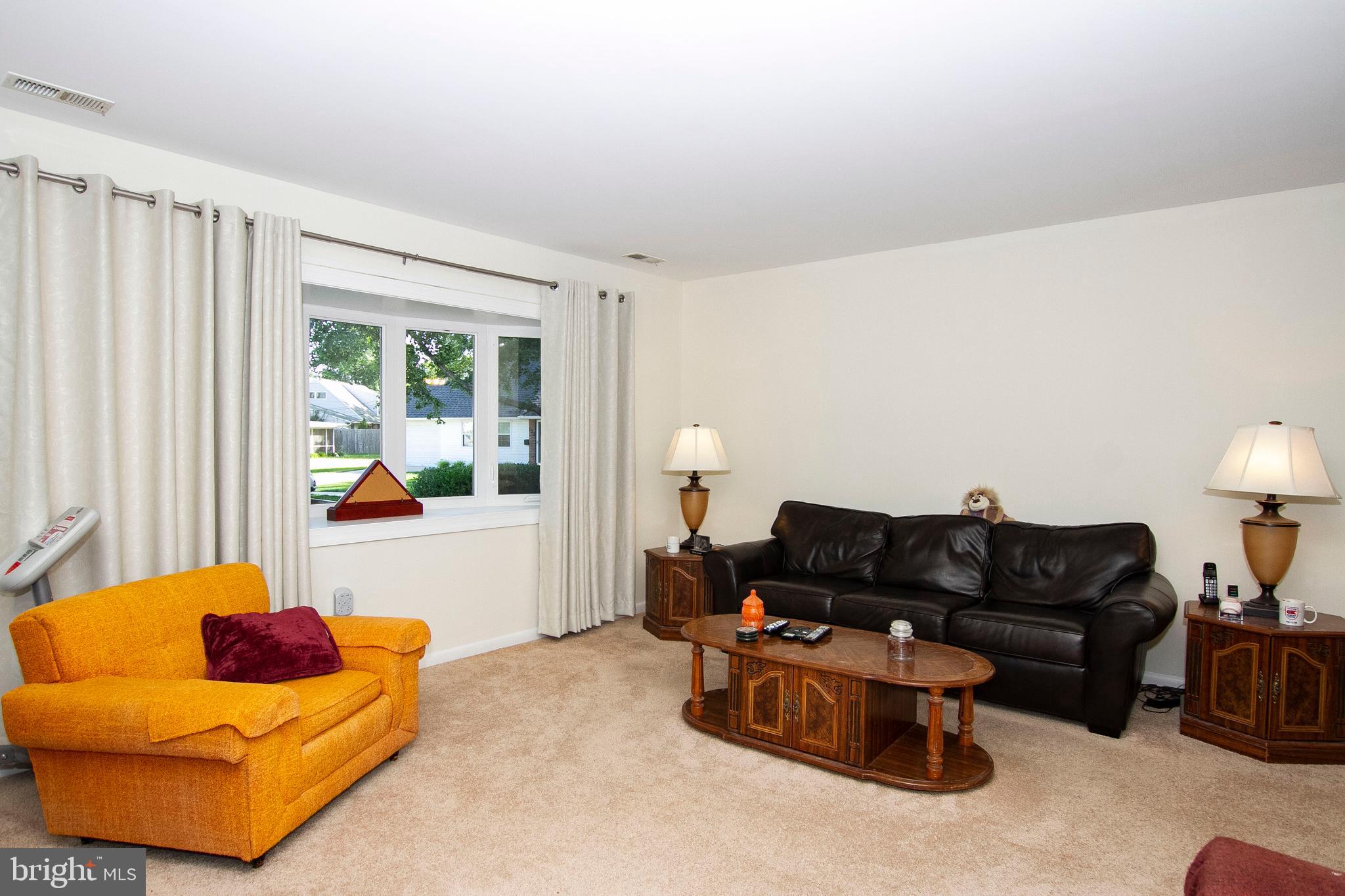 COUNTRY CLUB ESTATES - Residential