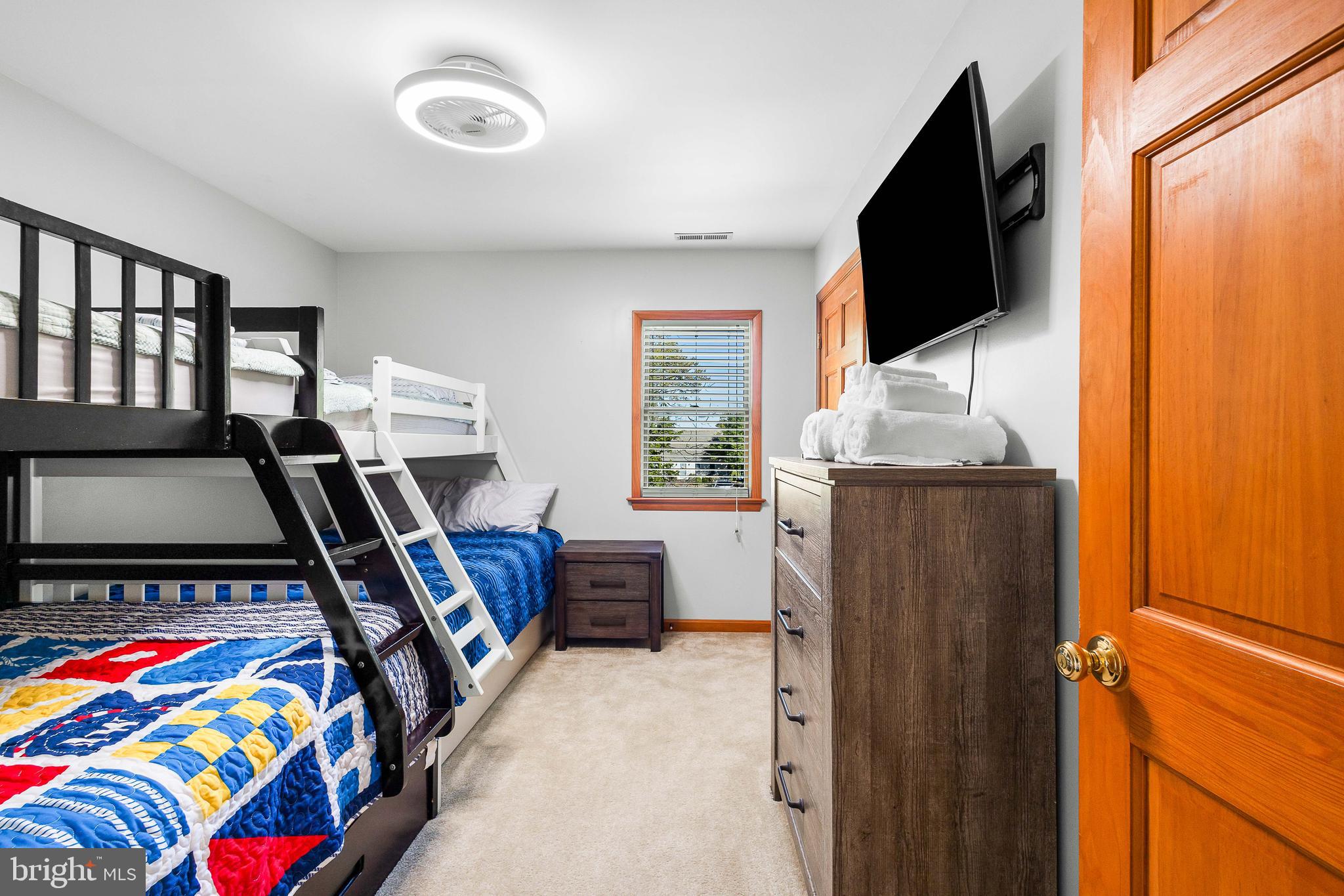 GLEBE HARBOR - Residential