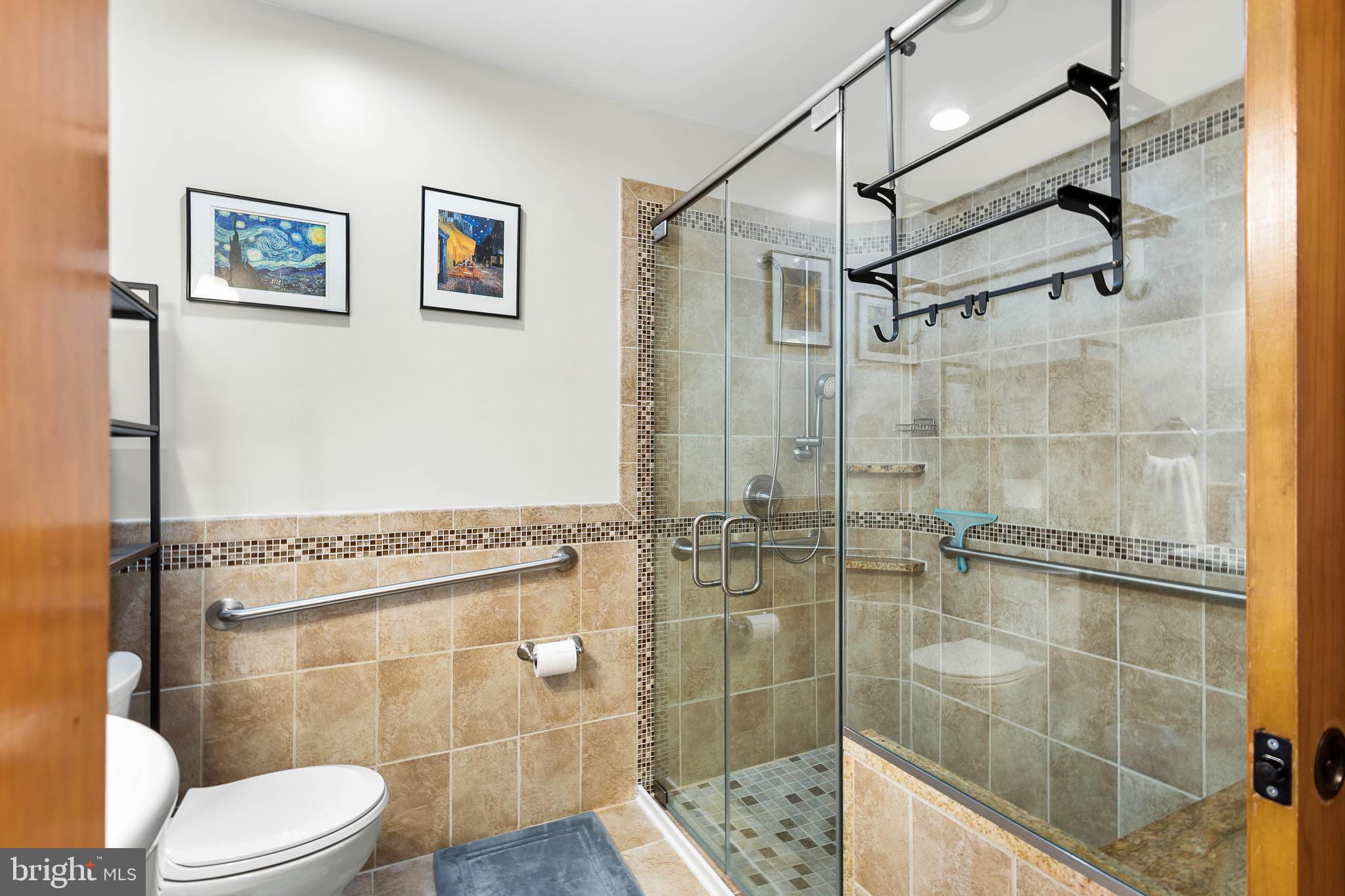 GLEBE HARBOR - Residential