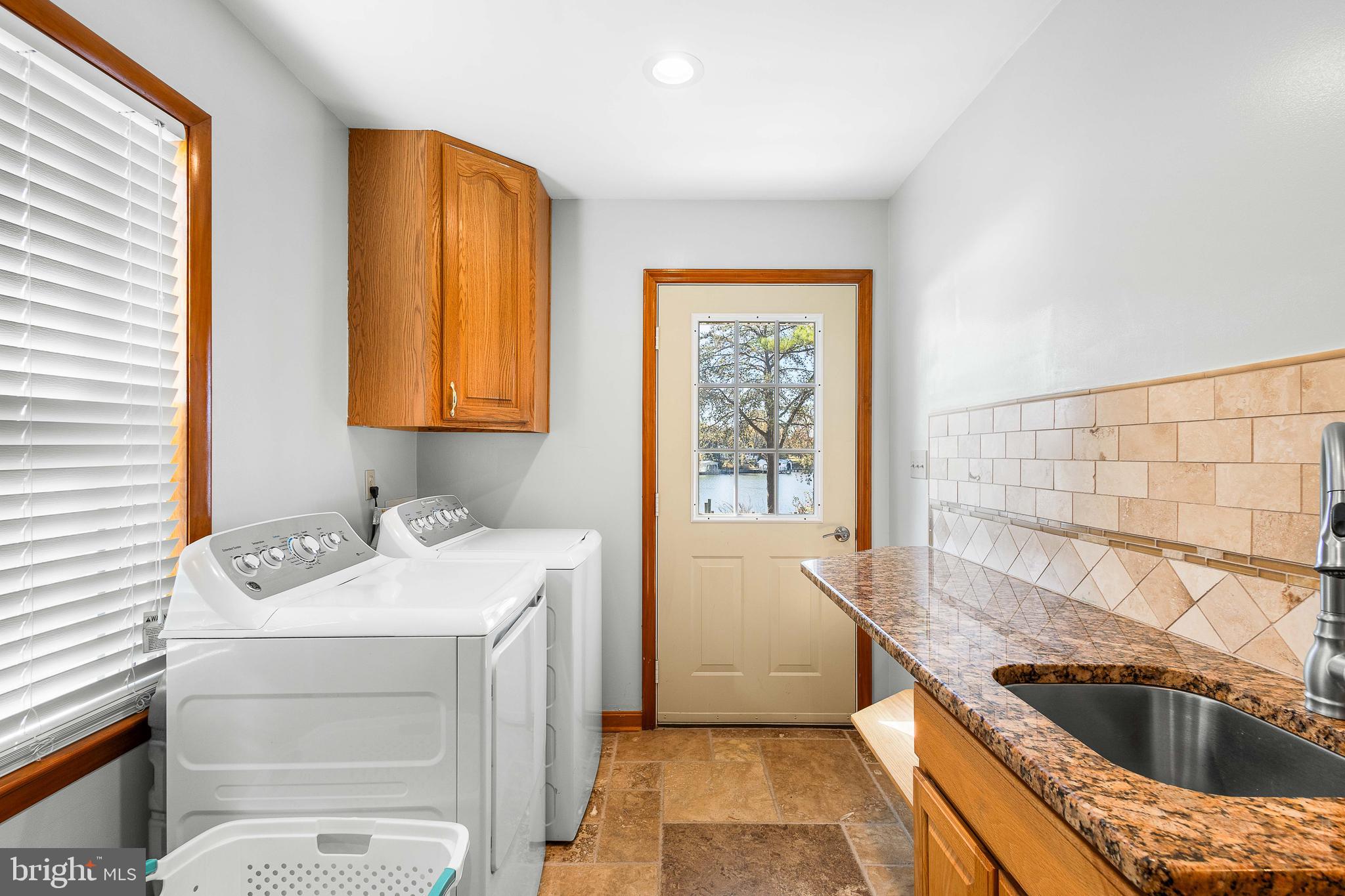 GLEBE HARBOR - Residential