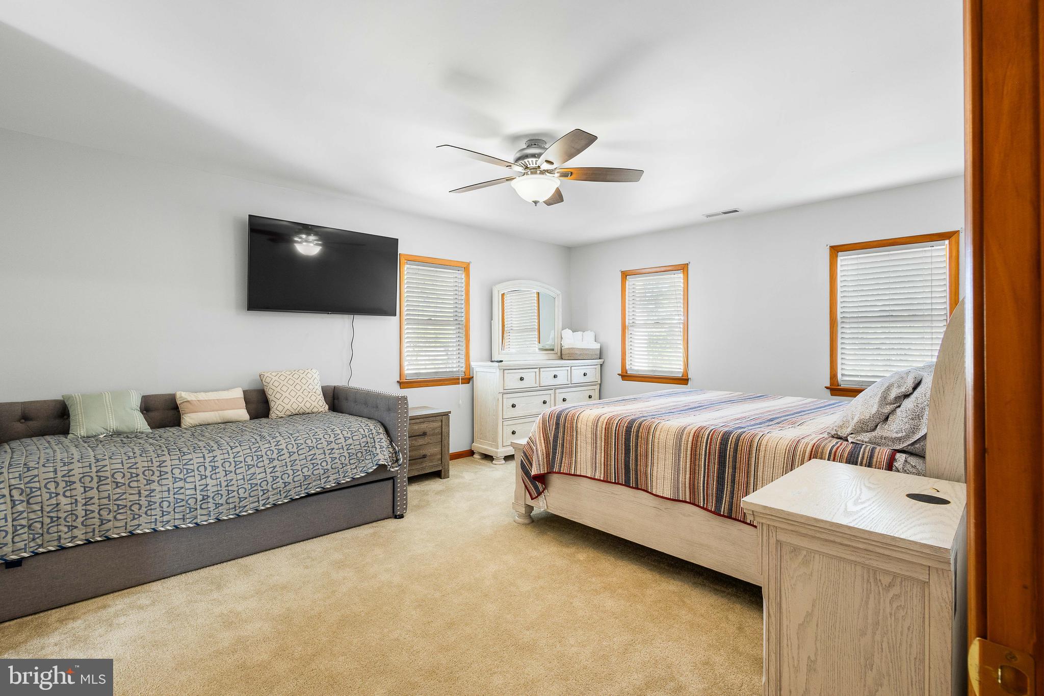 GLEBE HARBOR - Residential