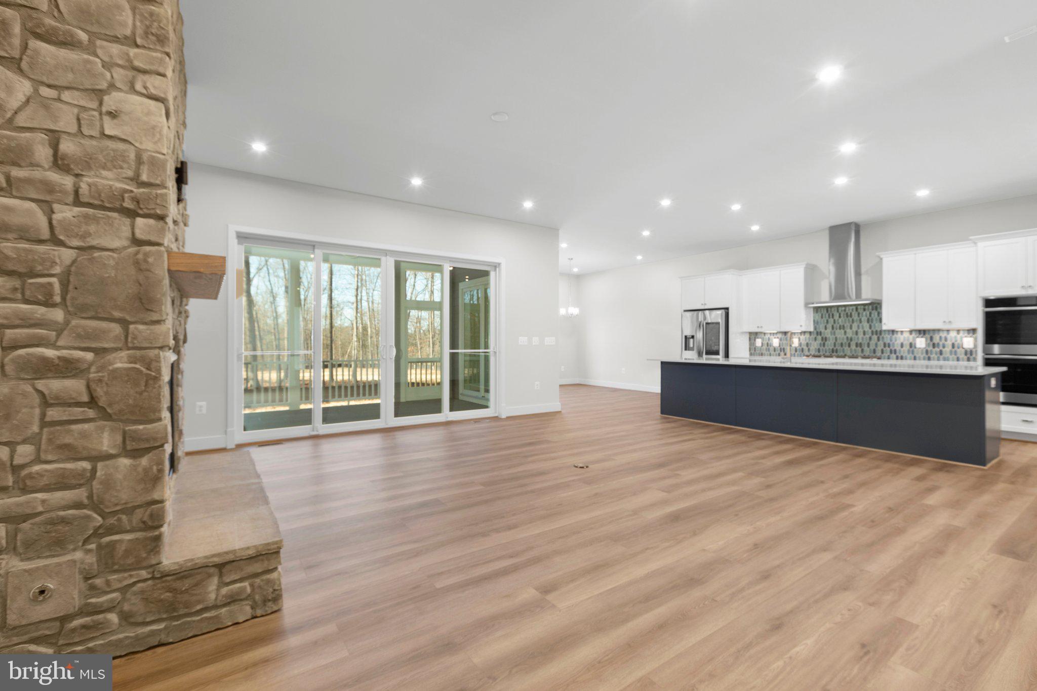 WHITEHALL - Residential